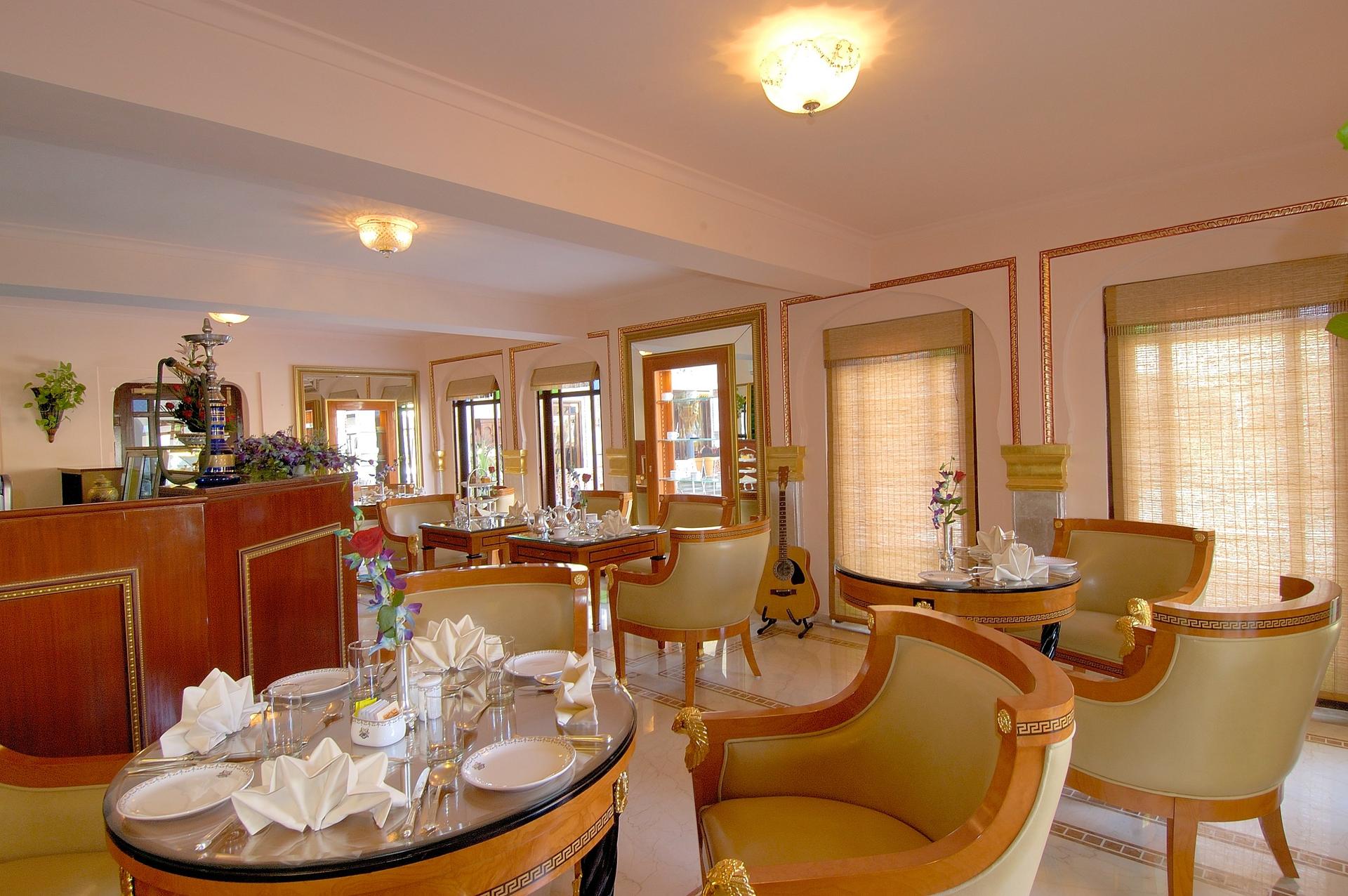 Royal Lounge