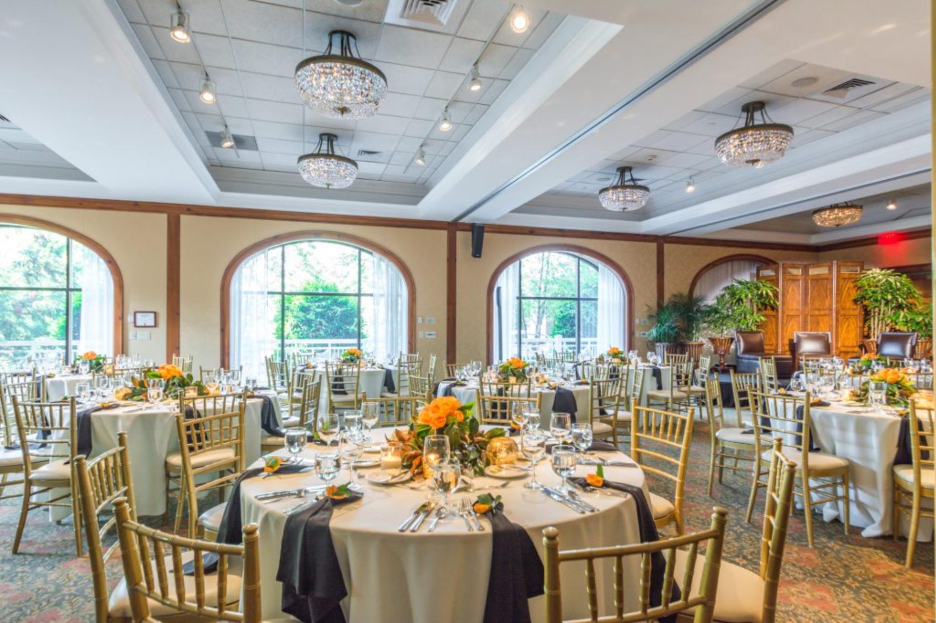 Caldwell Room Salons DE