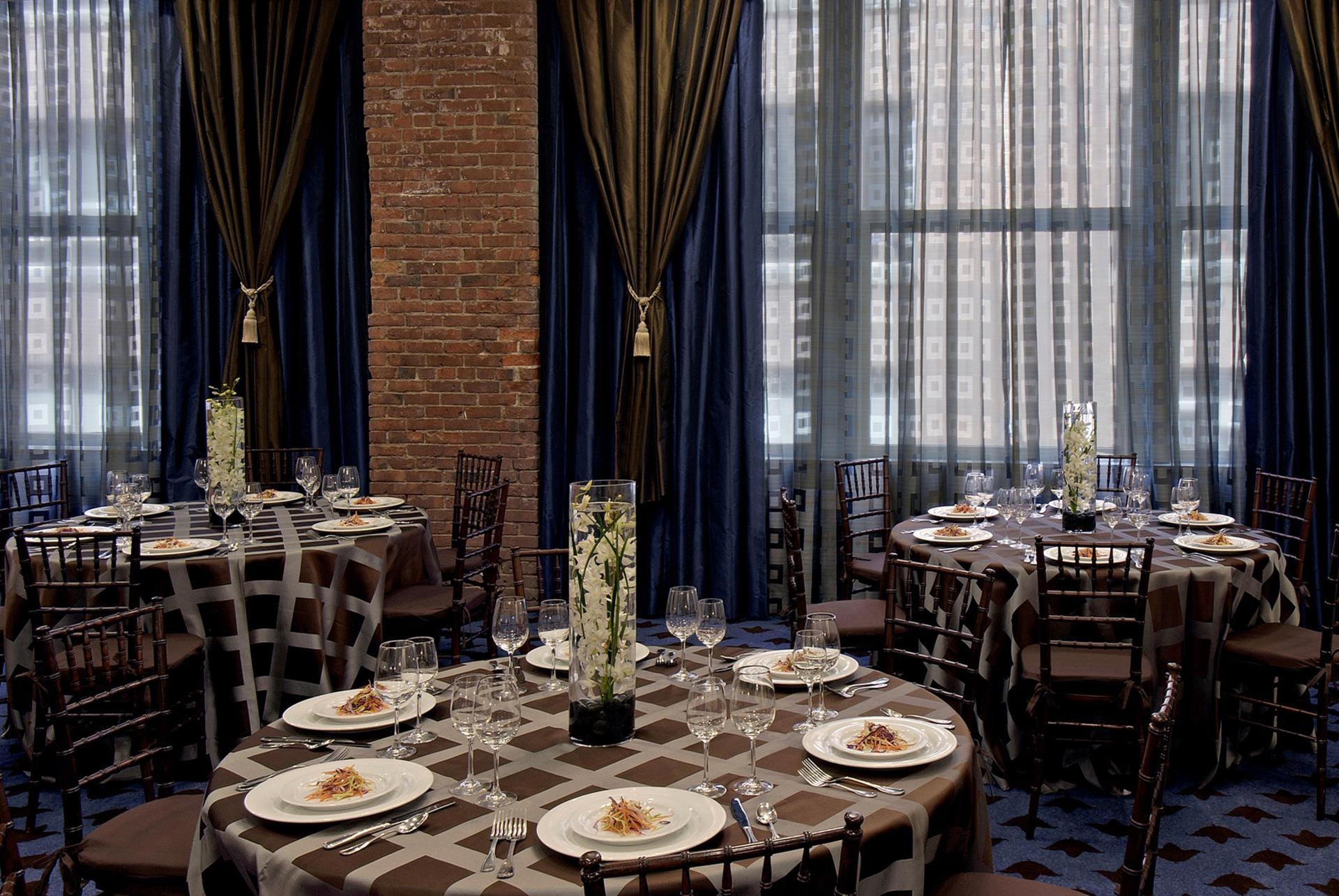 Grand Parlor