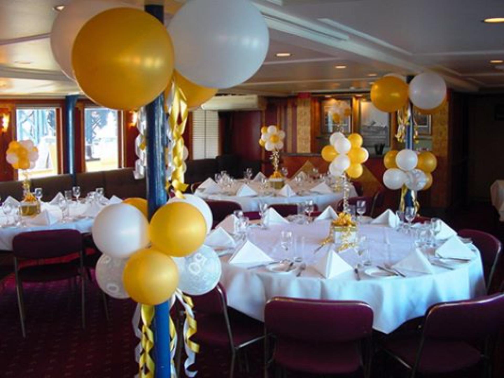 Saloon Lounge
