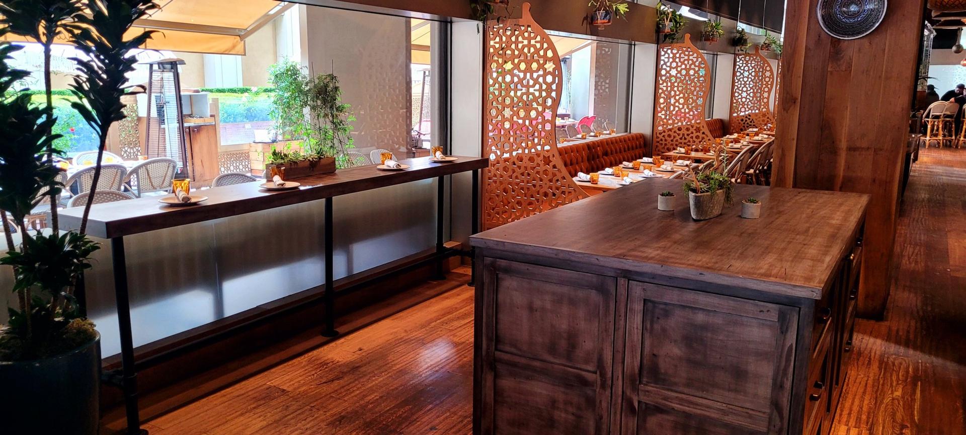 Kitchen Island & Counter