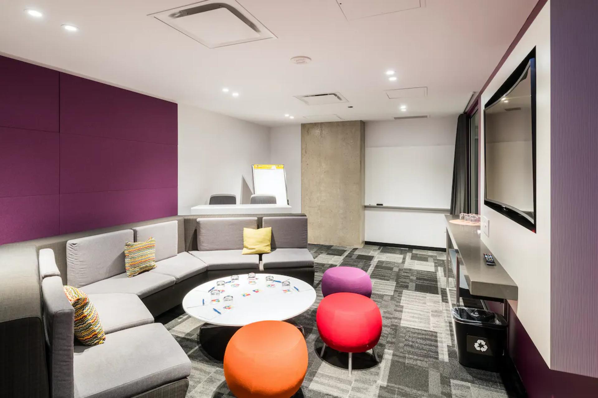 Violet Creative Lounge