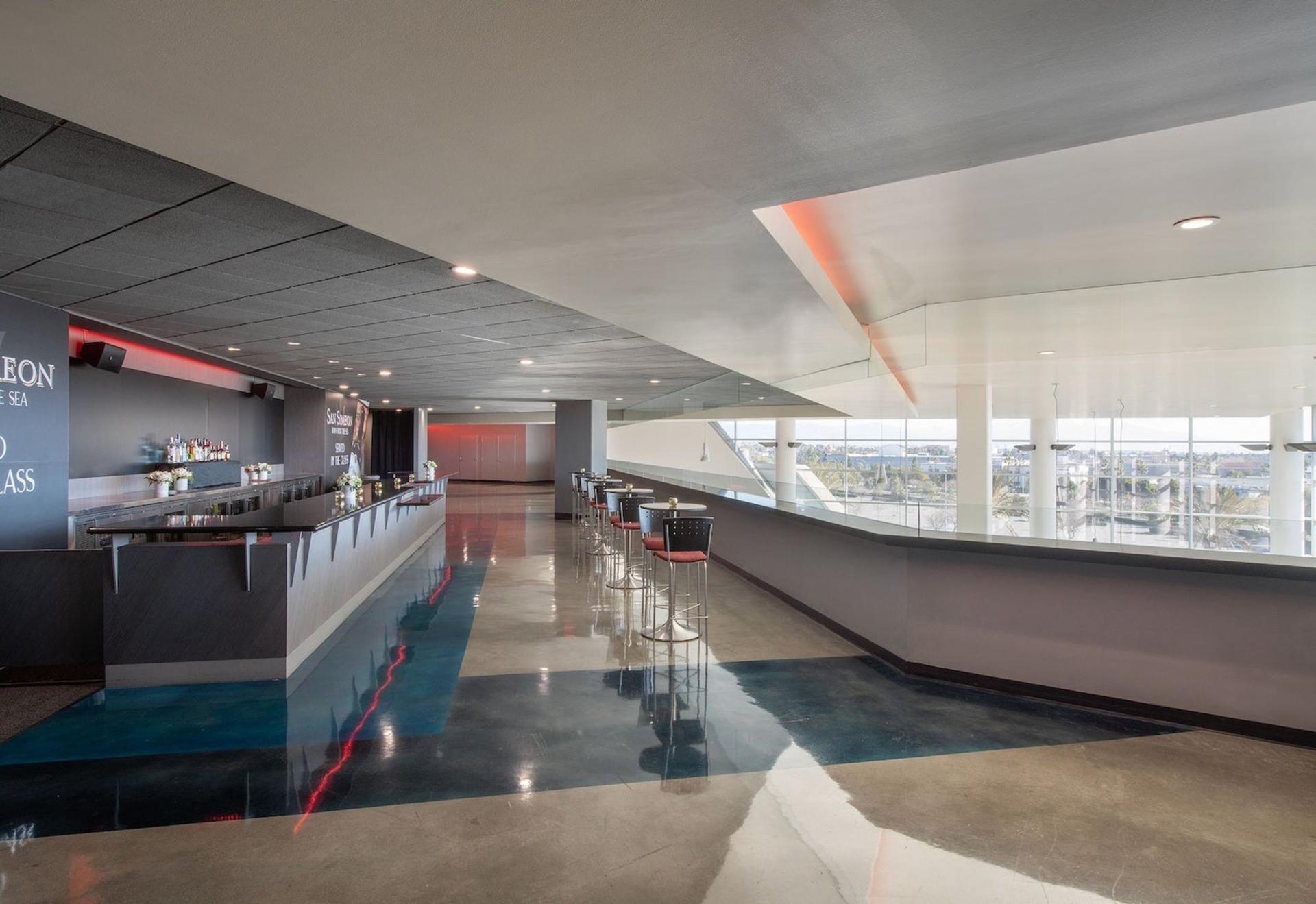 Sky Lounge
