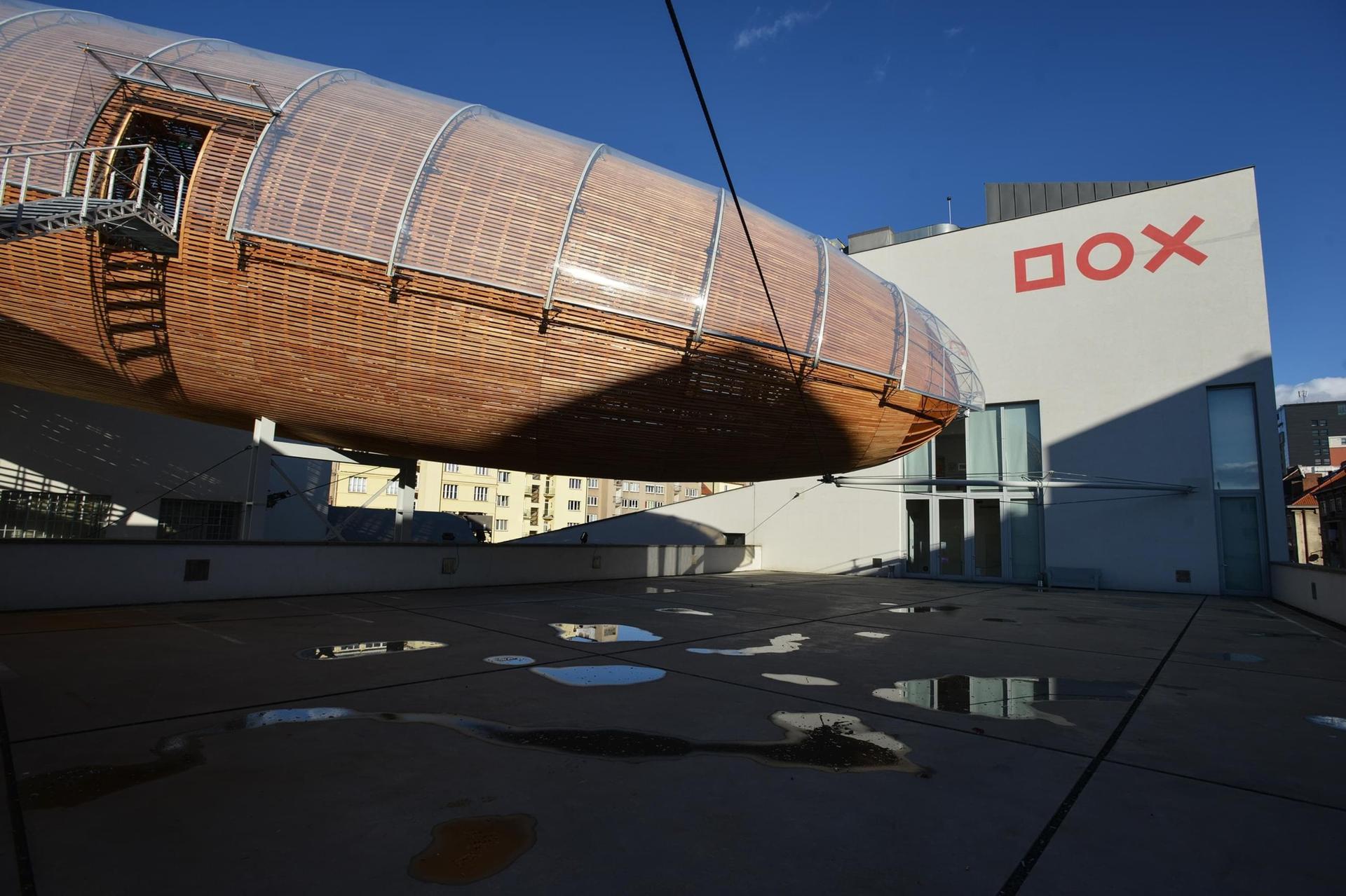 Terrace under the Airship