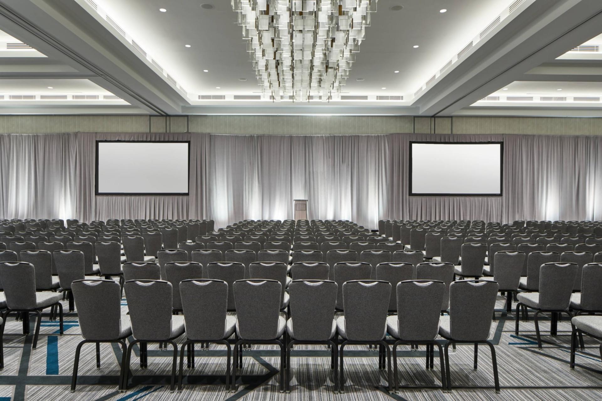 Crown Room IV