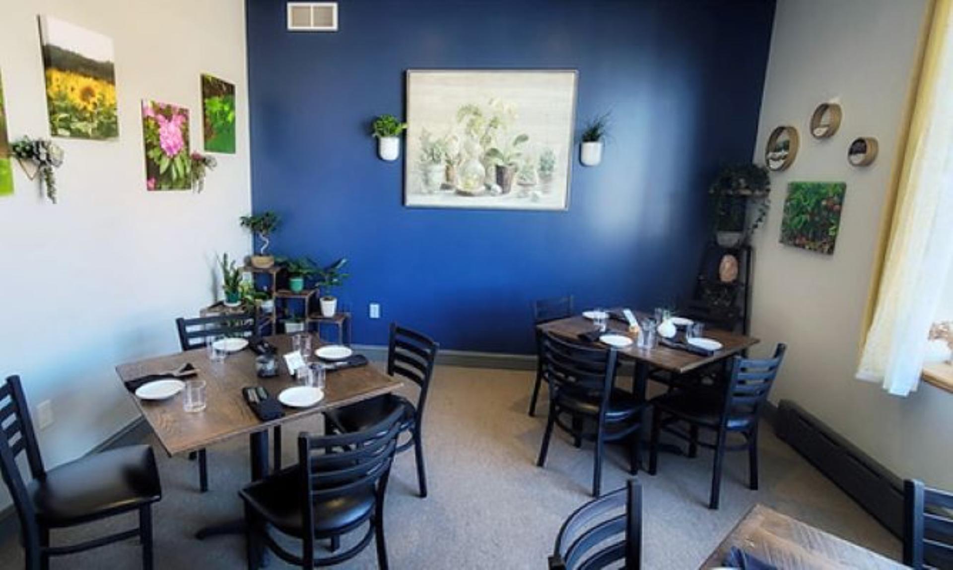  Private Terrarium Dining Room
