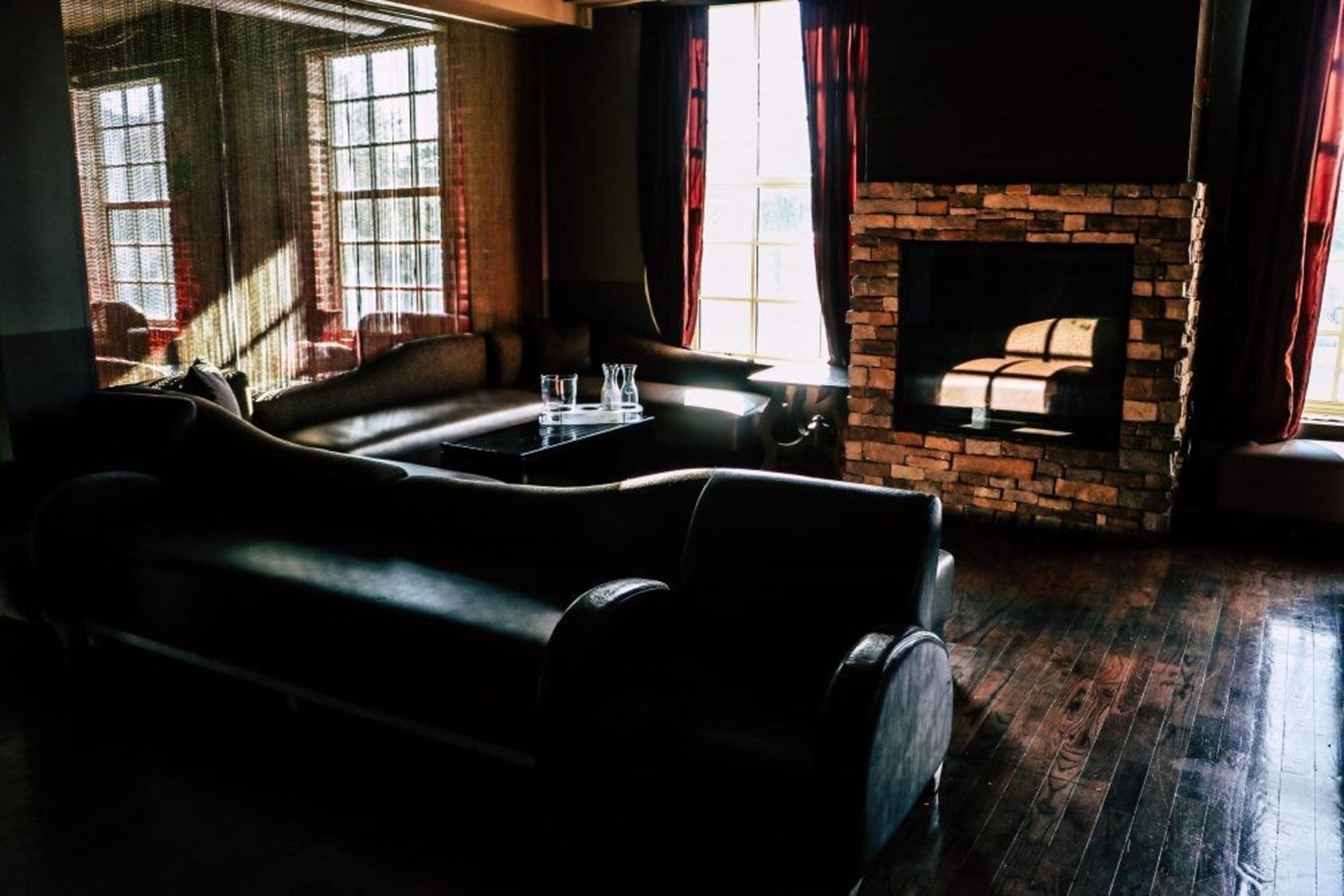 The Glass Lounge 