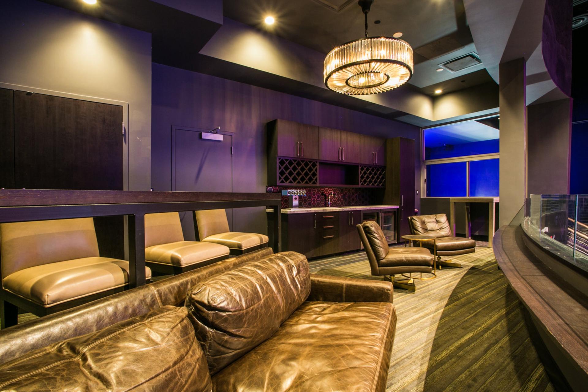 Boss VIP Room 