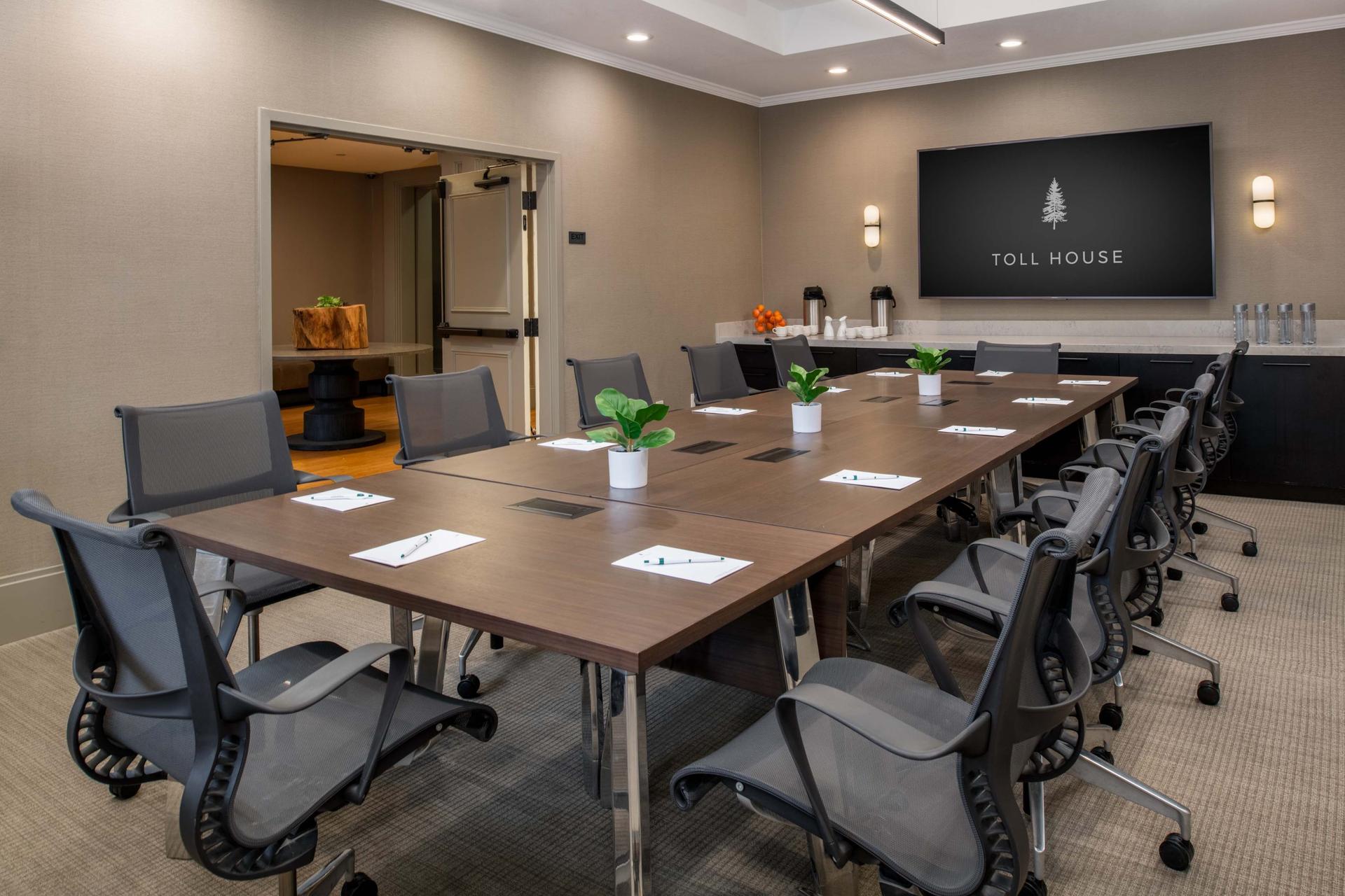 Santa Cruz Boardroom