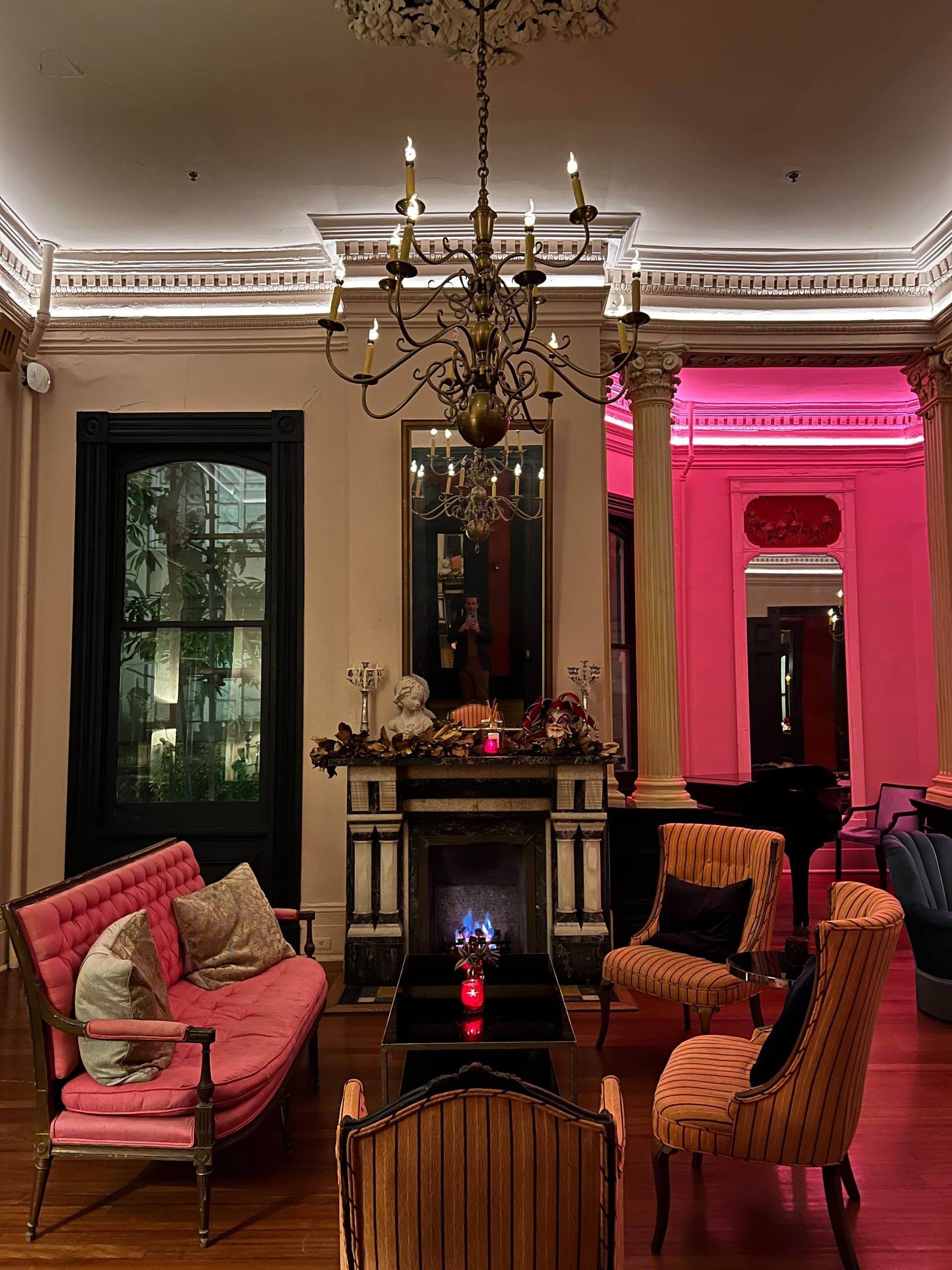 Avenue Room 
