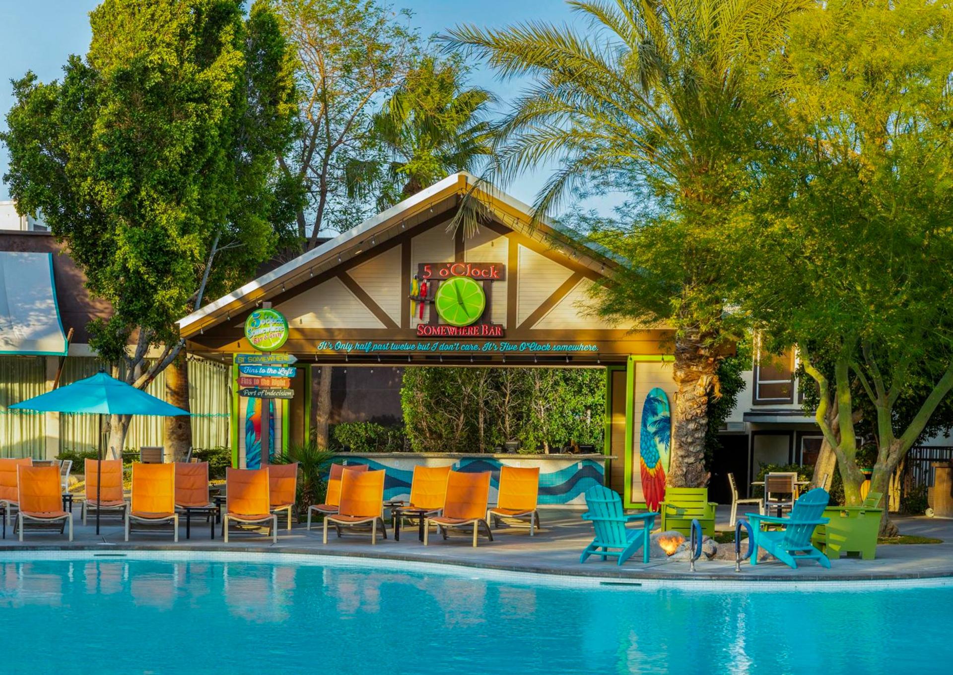 5 o'Clock Pool & Bar