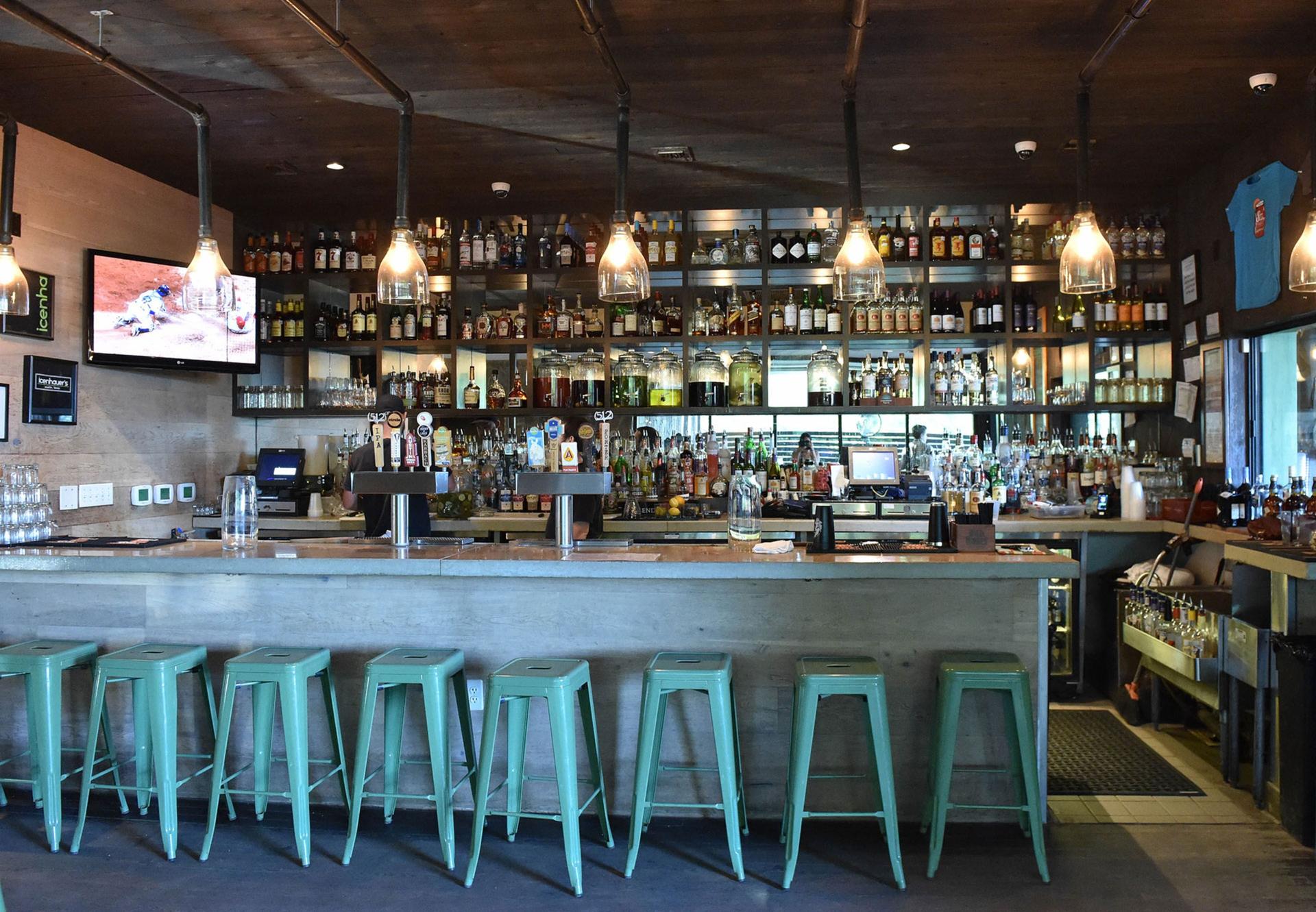 Indoor Bar & Lounge