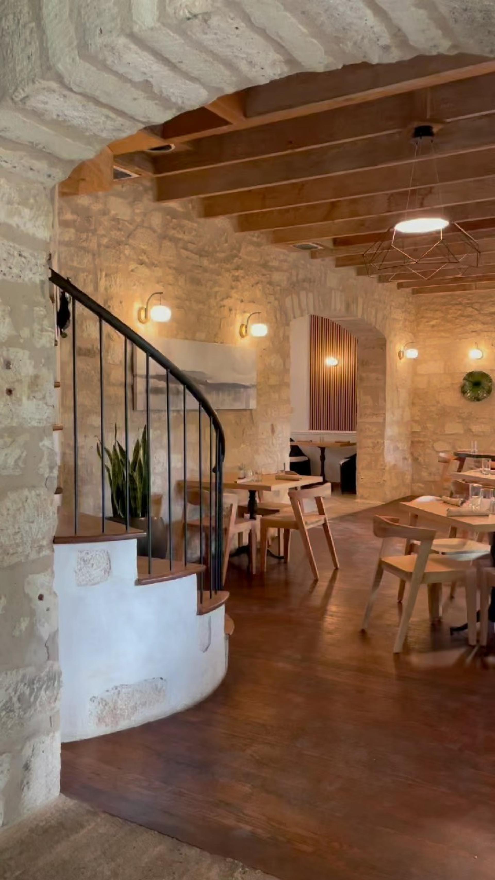 Full Restaurant + Garden