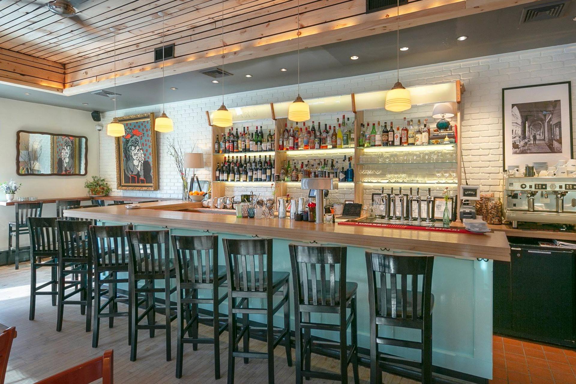 Bar Dining