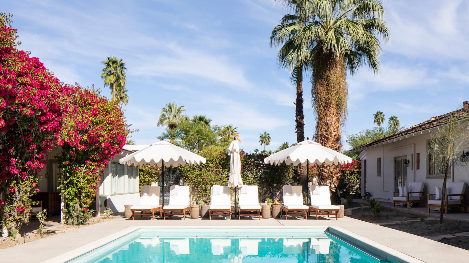 Apache Pool & Lawn