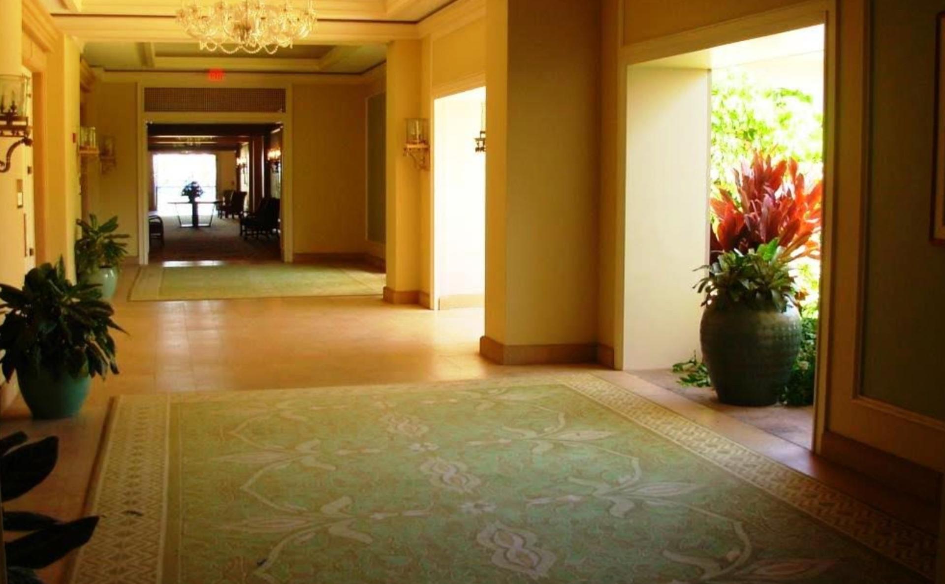 Foyer & Courtyard