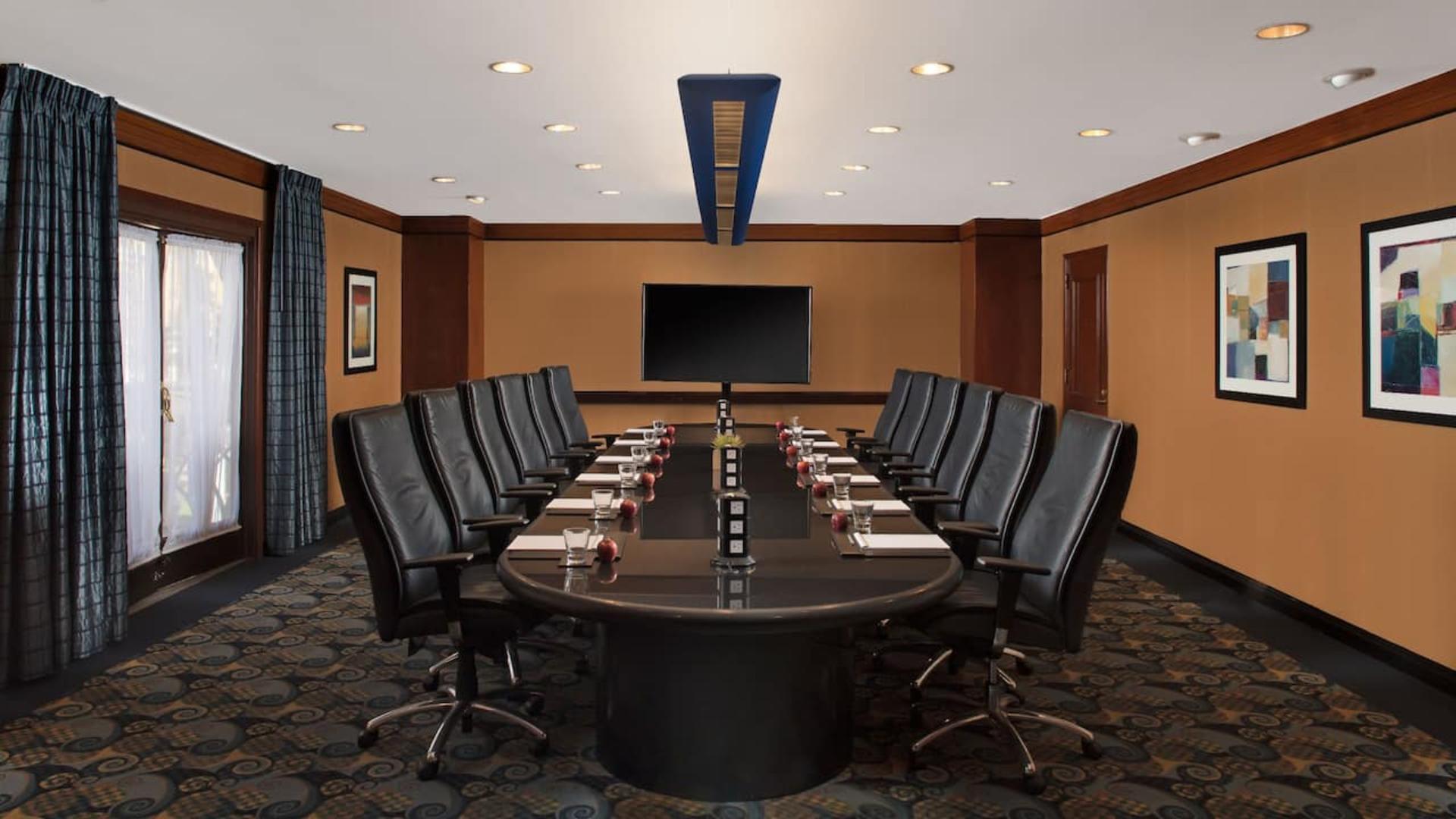 Commodore Boardroom