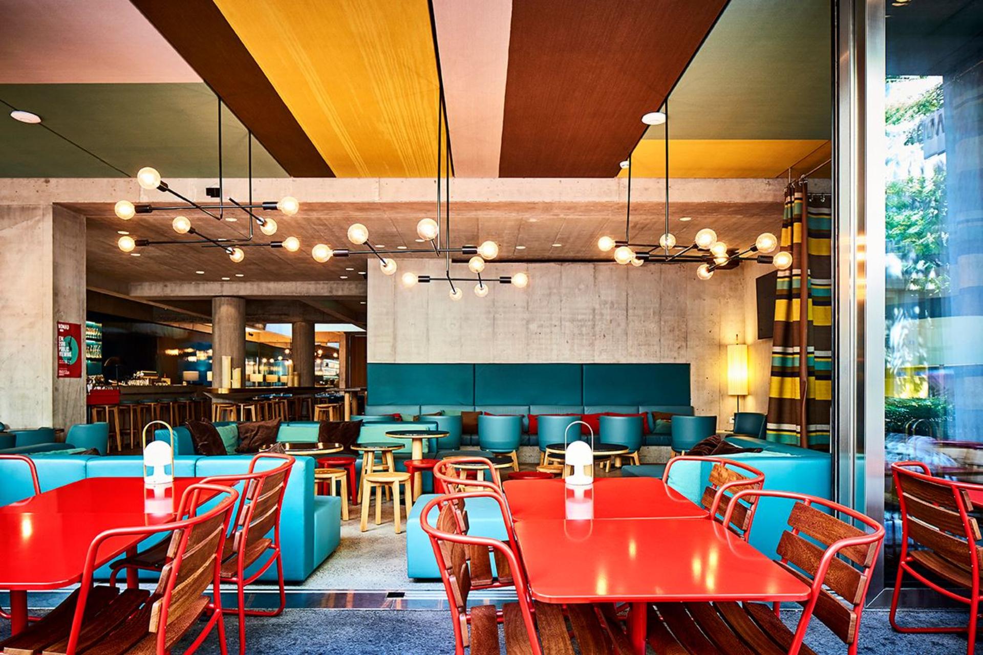 Nomad's Eatery Lounge