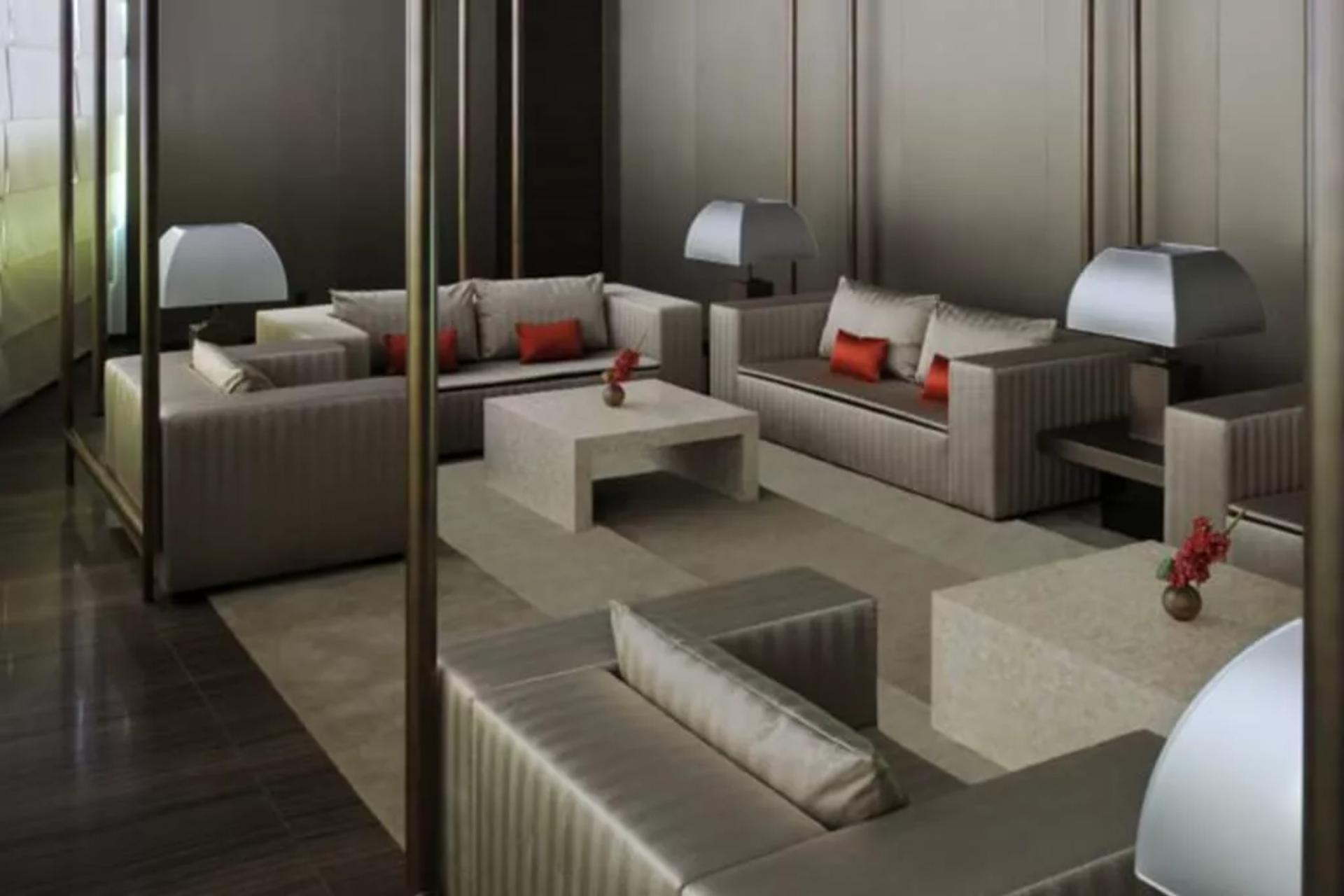 Armani / Al Majalis