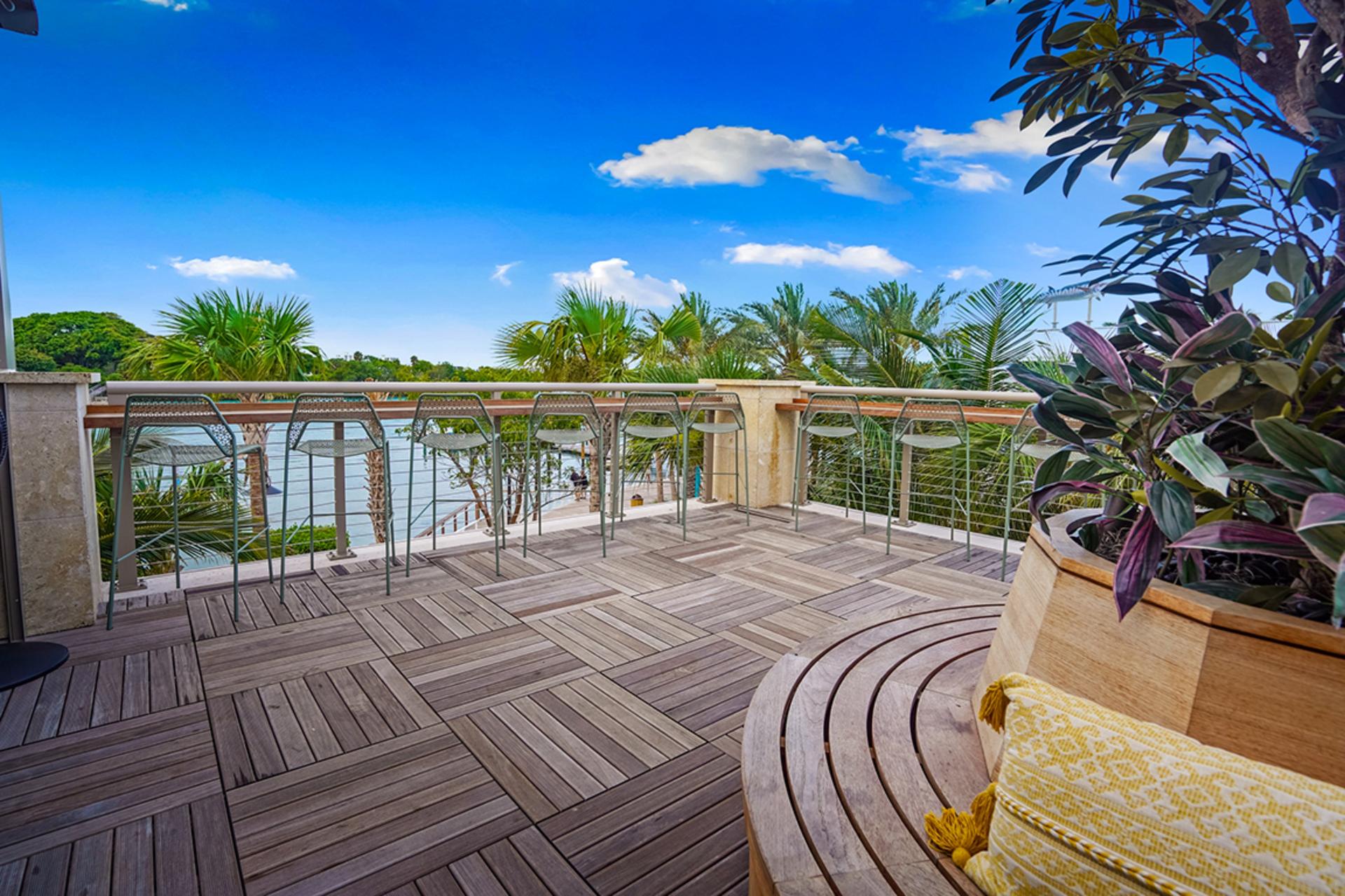 Back Porch Lounge