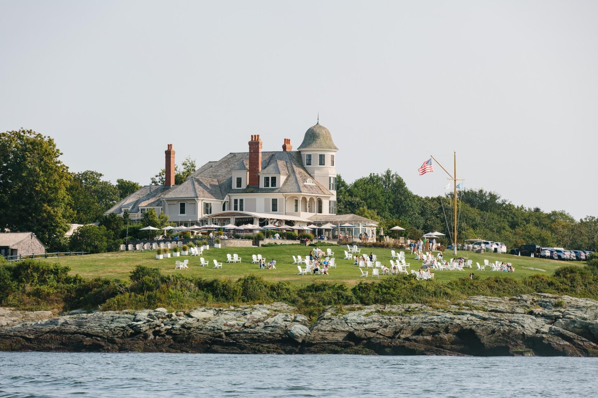 Here Are The Best Bars In Newport