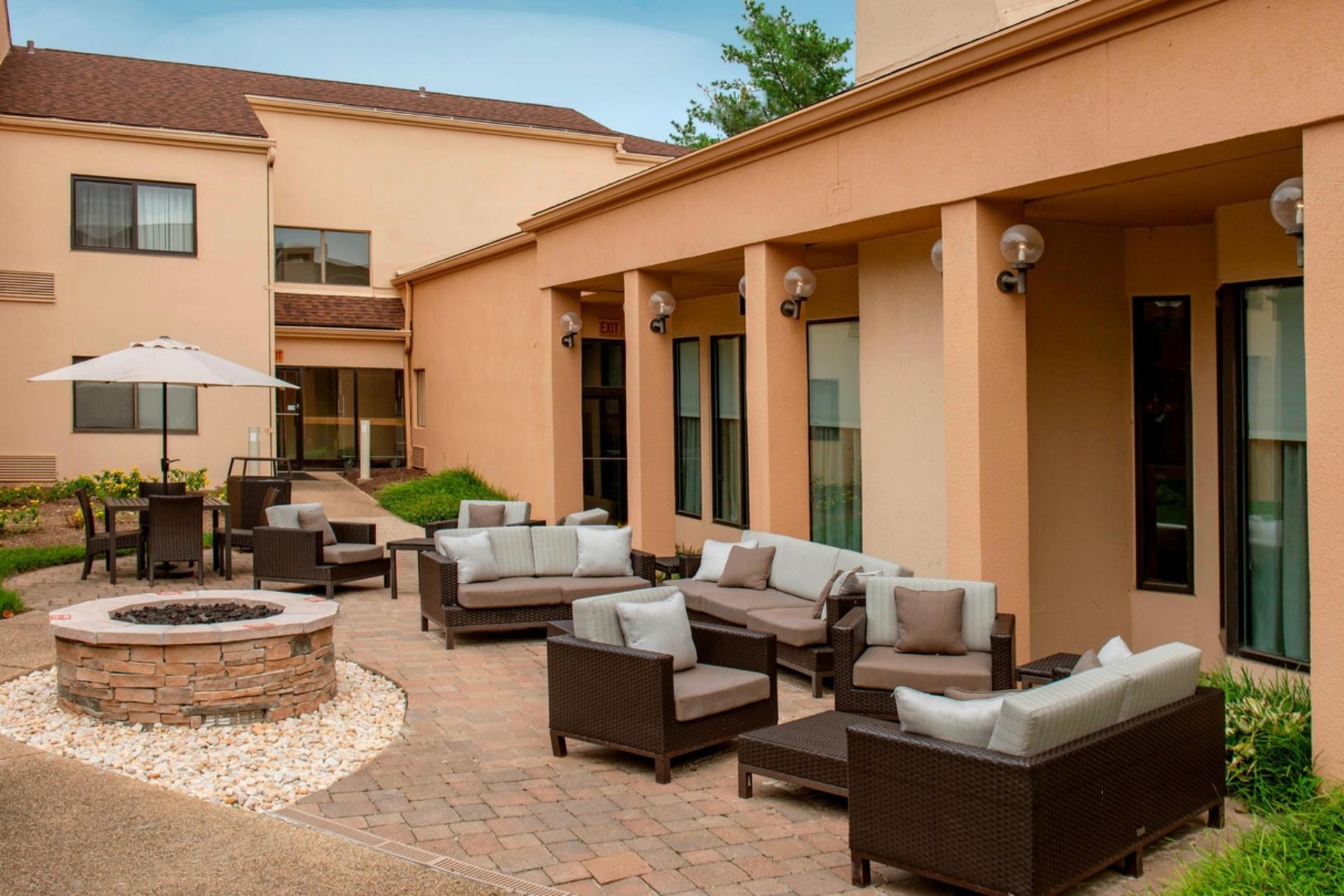 Outdoor Courtyard Patio
