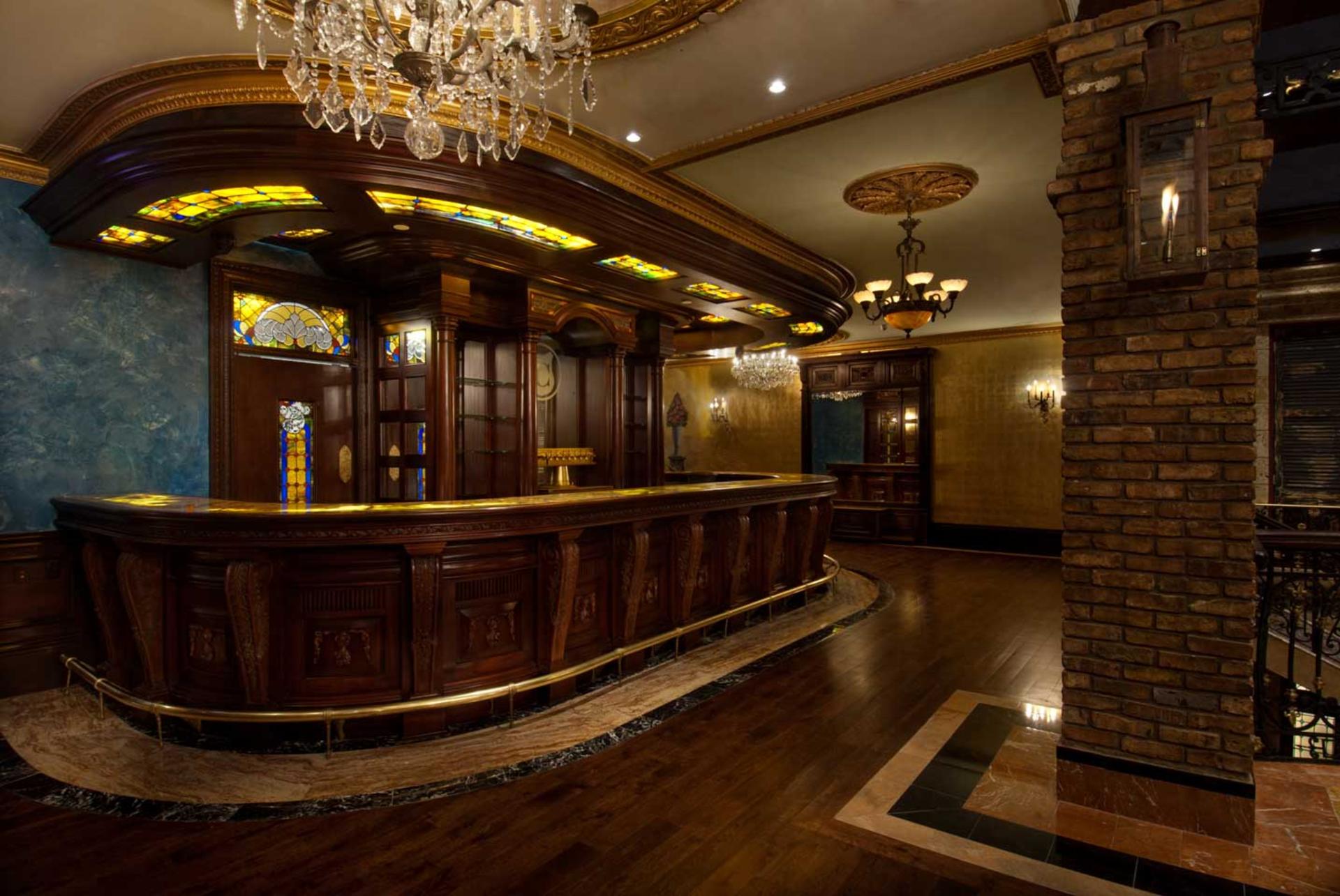 The Cruz Ballroom and Terraza de Leon