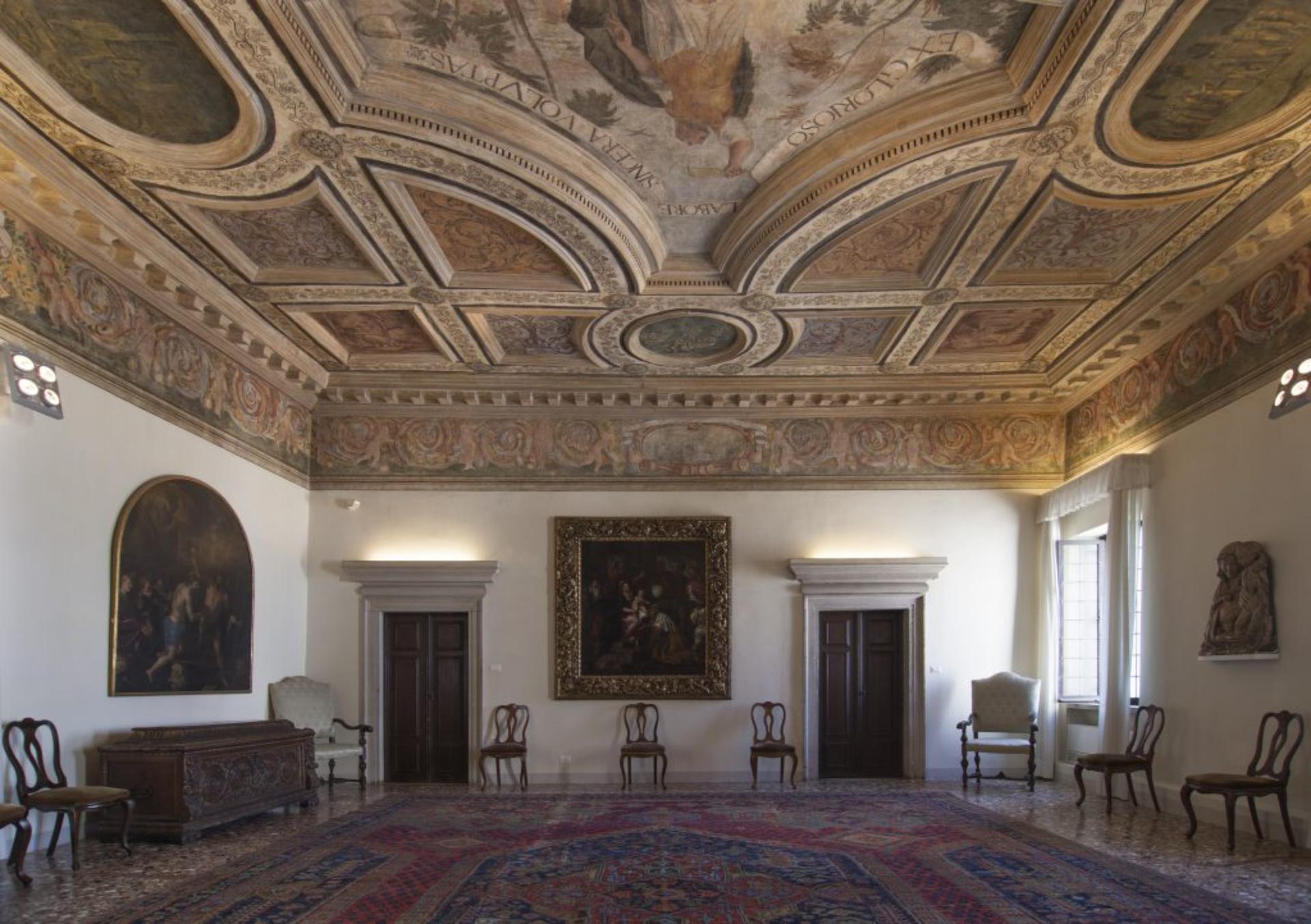 Ceiling Room 