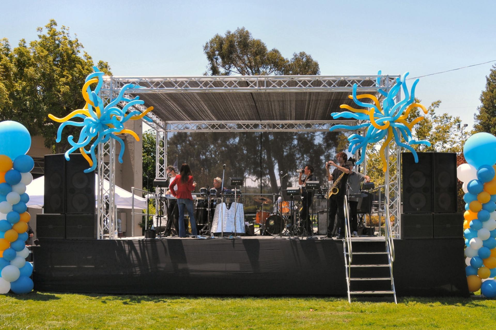 Central Mall & Stage