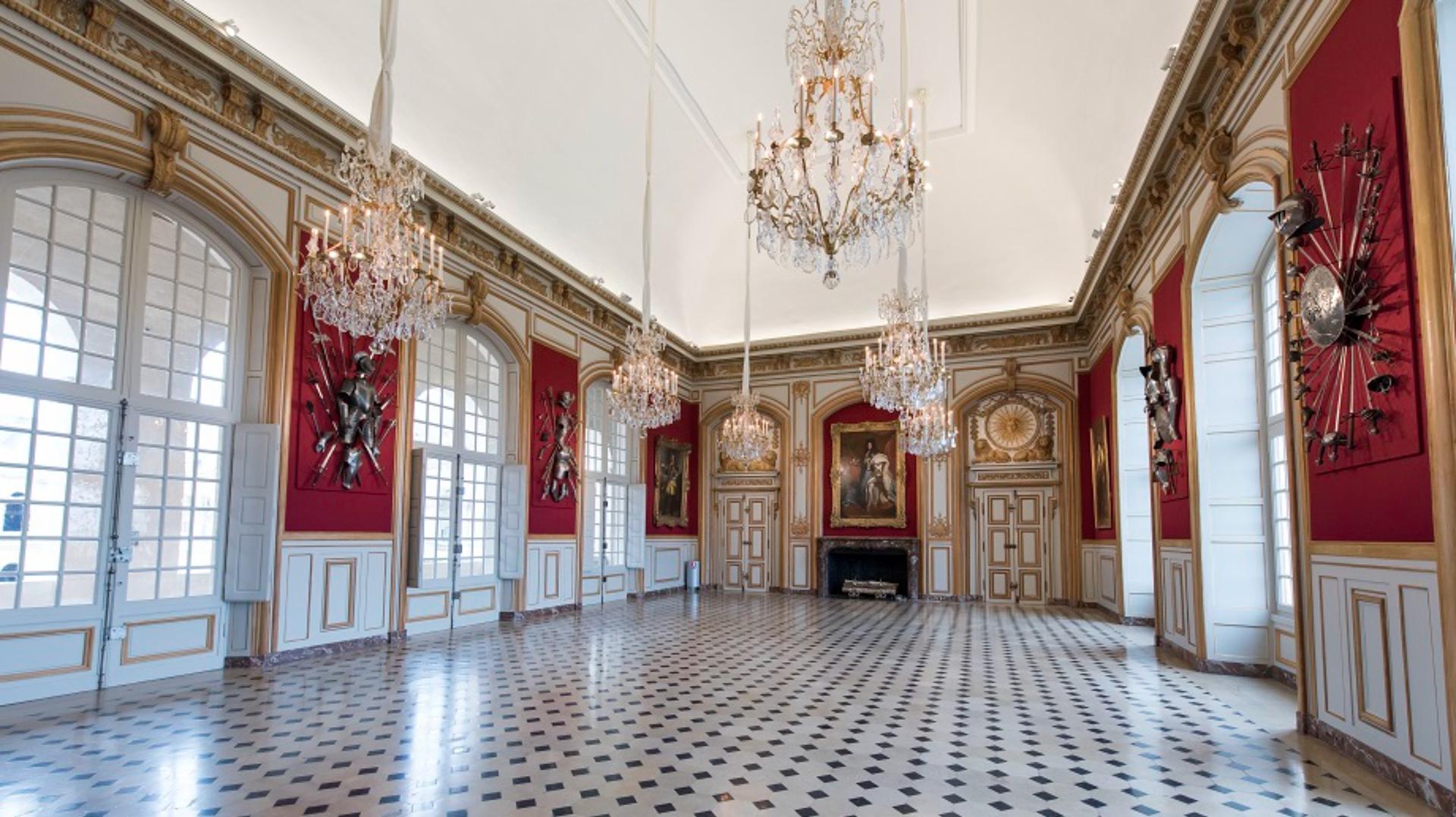 Large Lounge