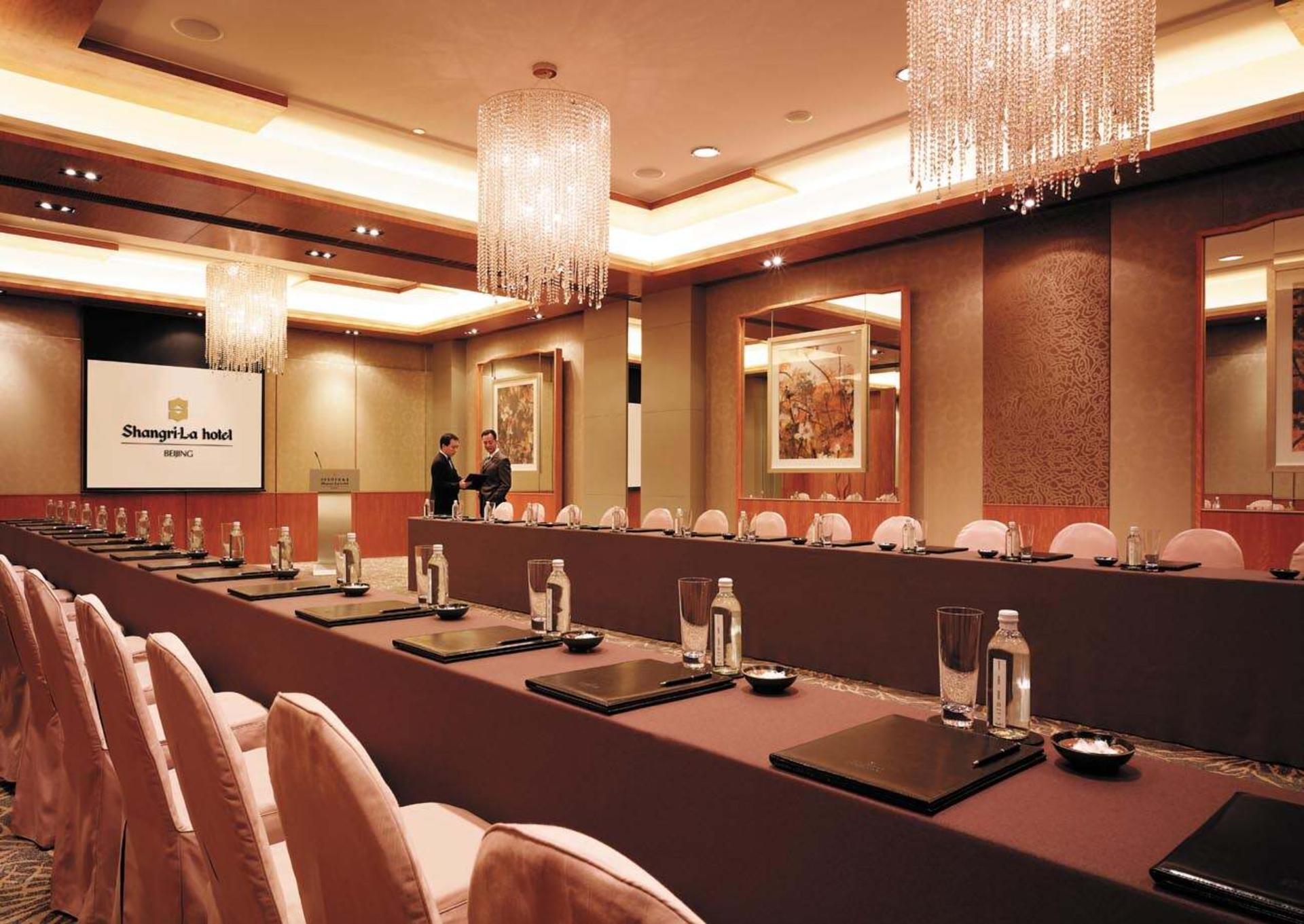 Valley Wing Level 2 Pre-Function Area