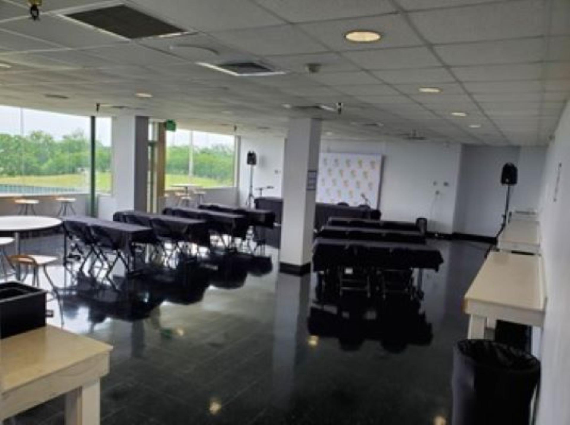 Suite 16