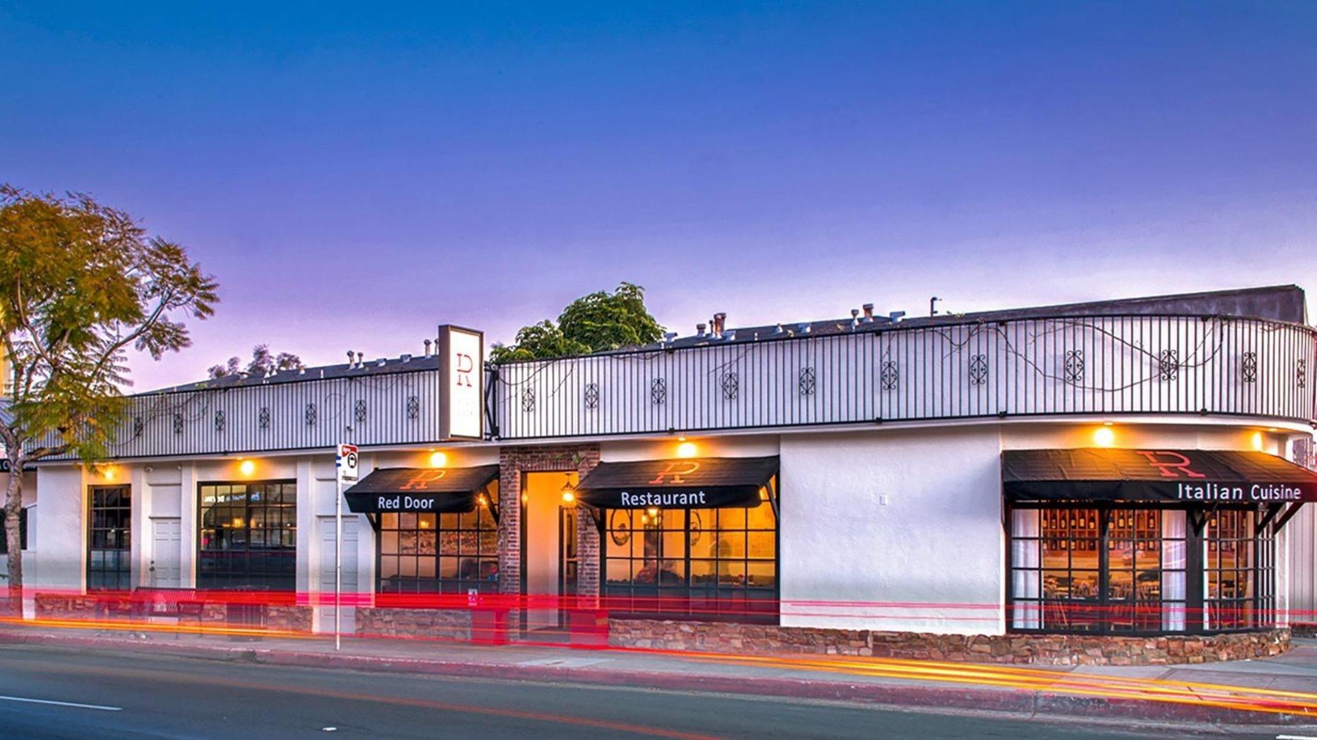 14 Best Bars in San Diego