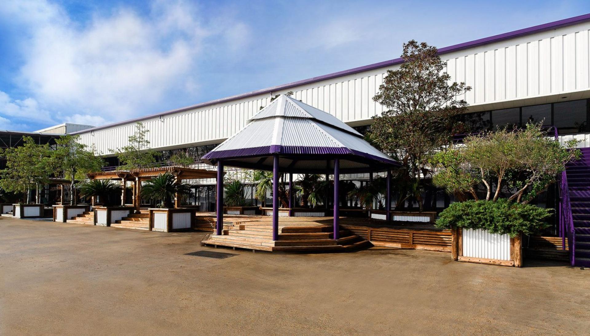 Mardi Gras World Plaza 