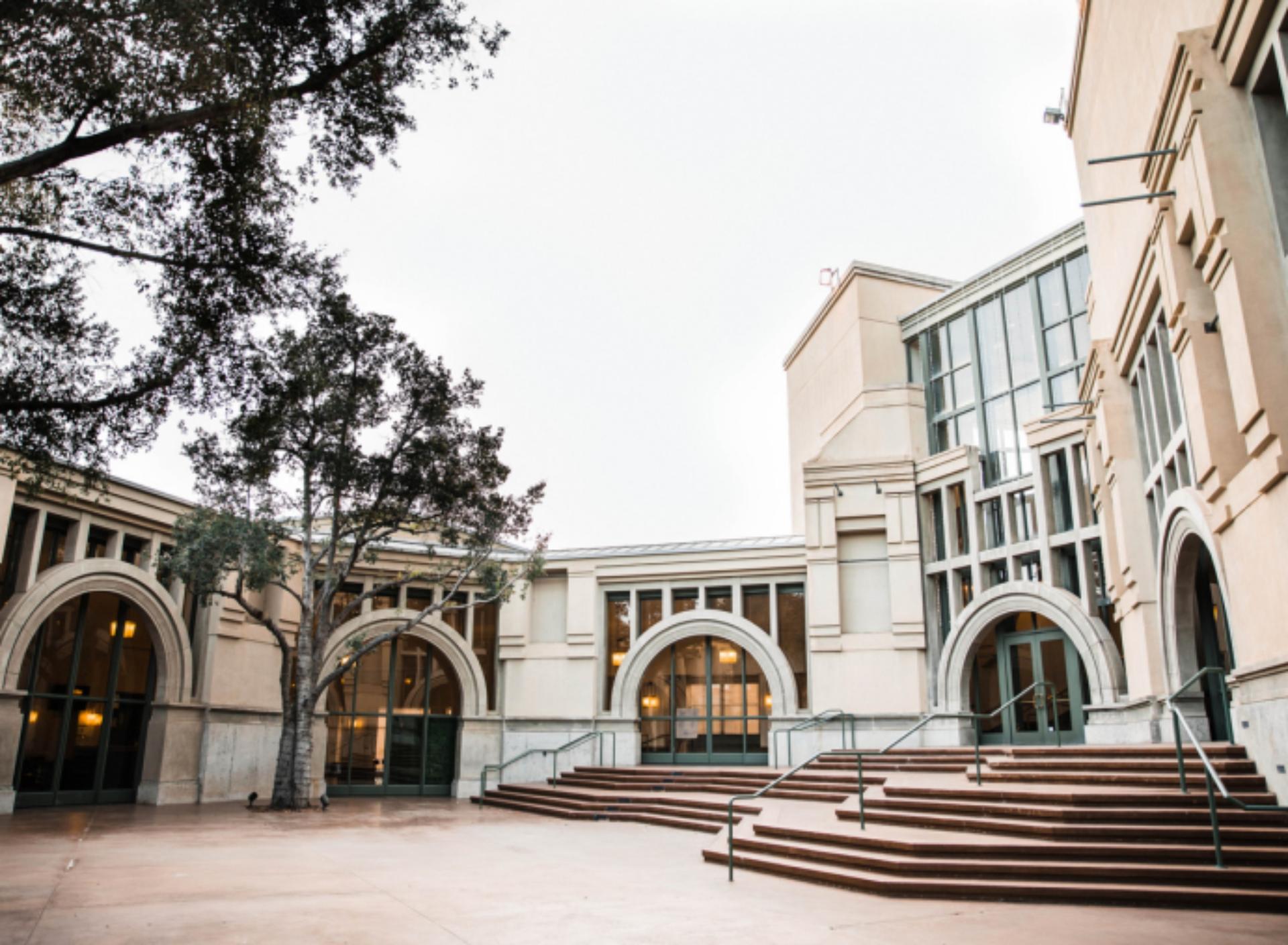 Cal-Club & Courtyard