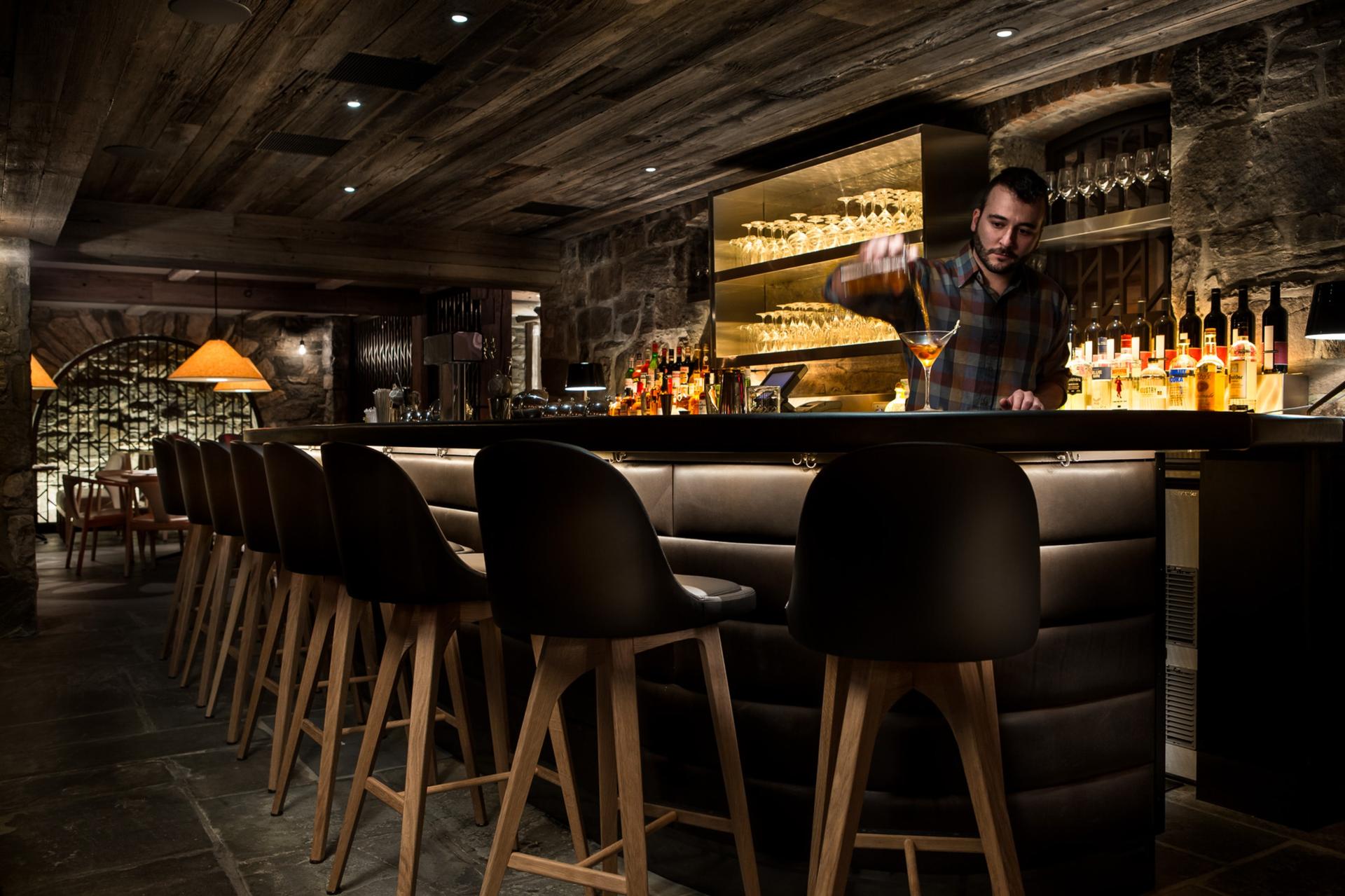 Bar 1