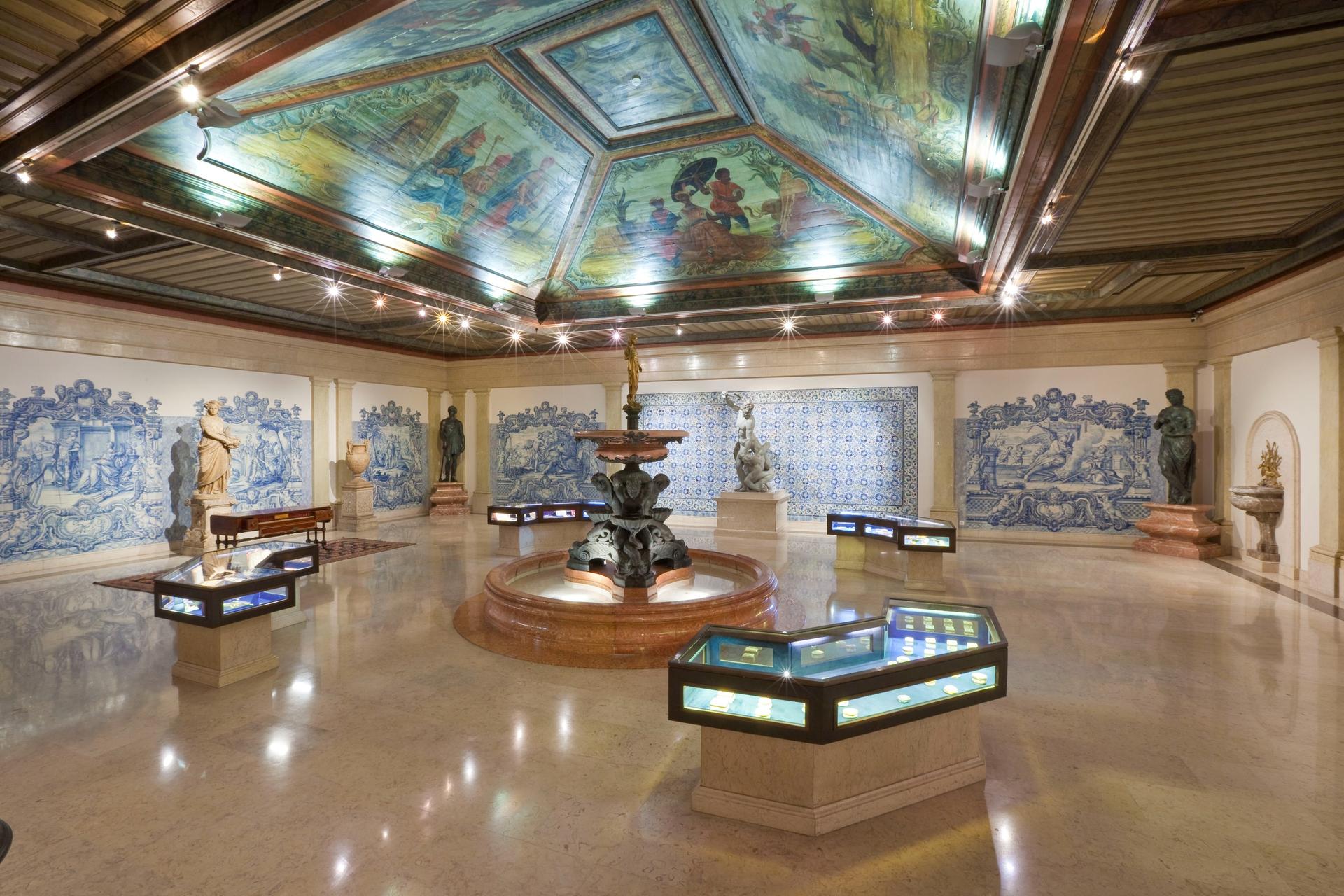 Lake Room