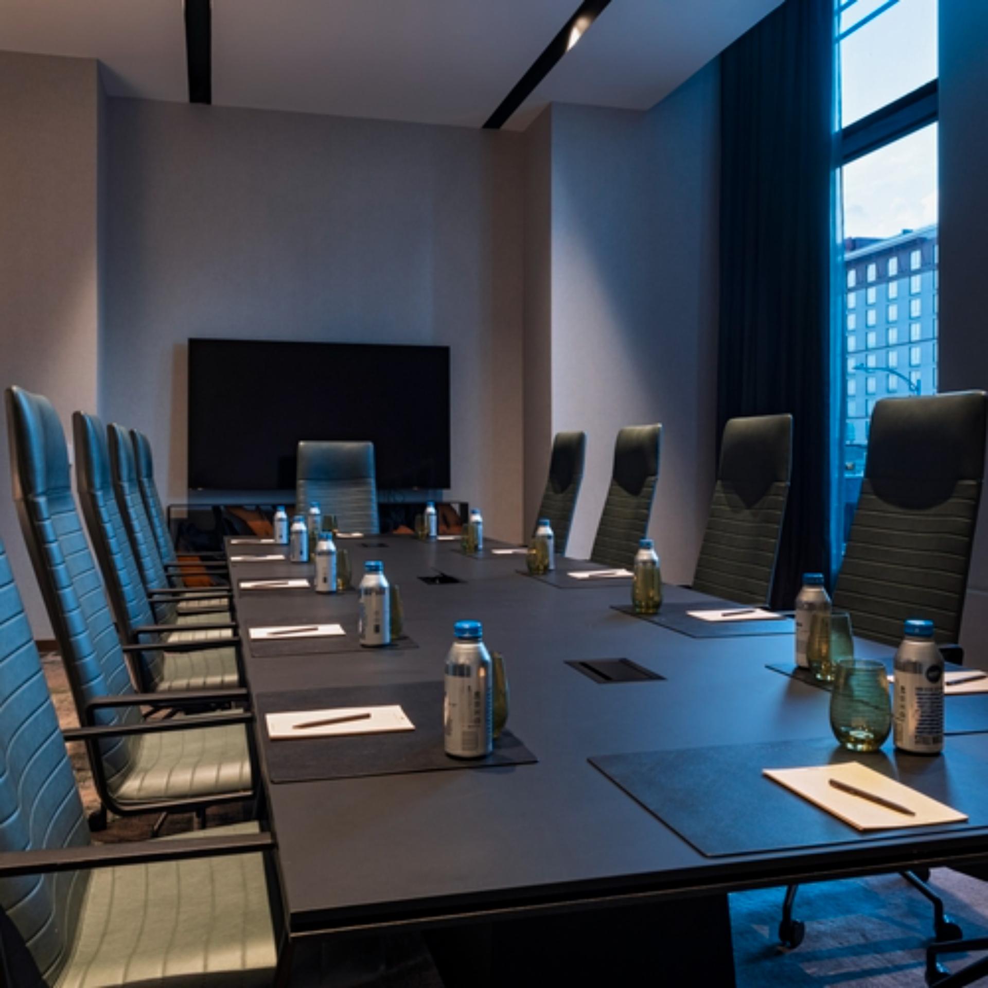 Newton Boardroom