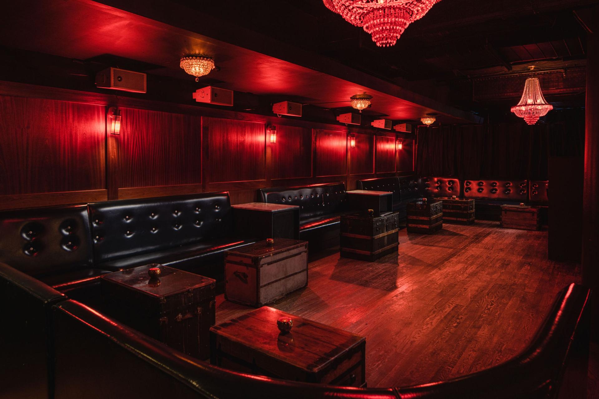 VIP / Mezzanine Lounge