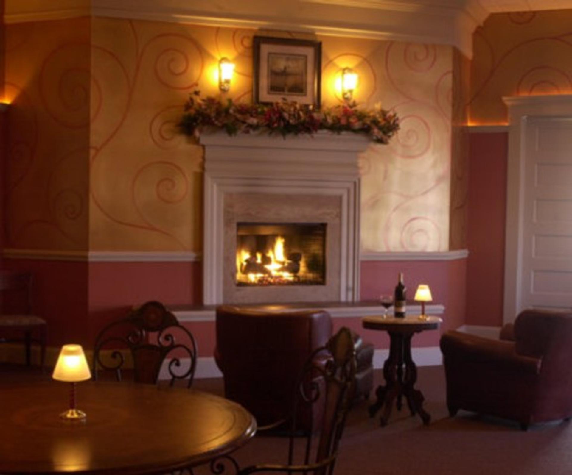 Fire-Side Lounge and Bar