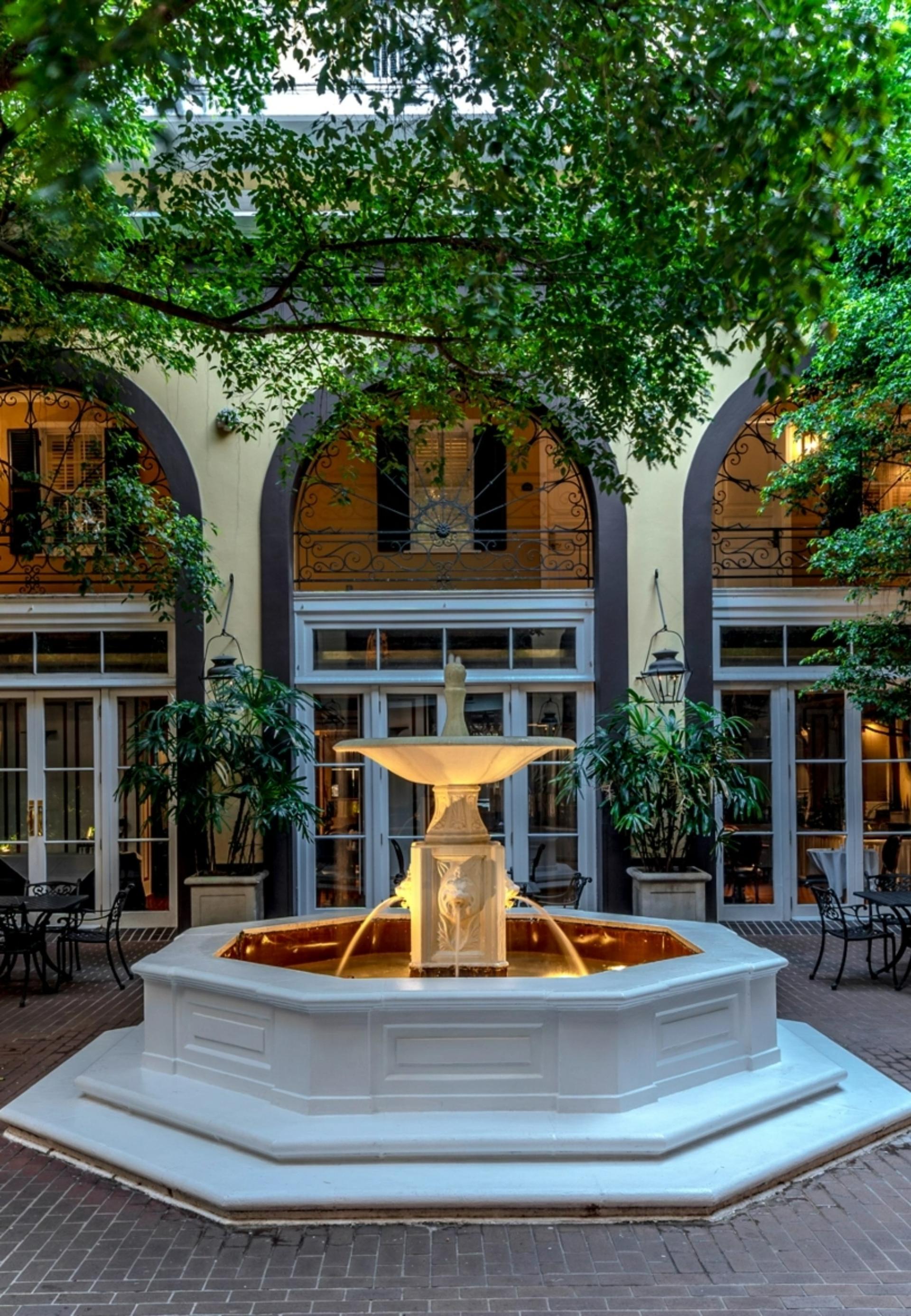 Queen Anne Courtyad