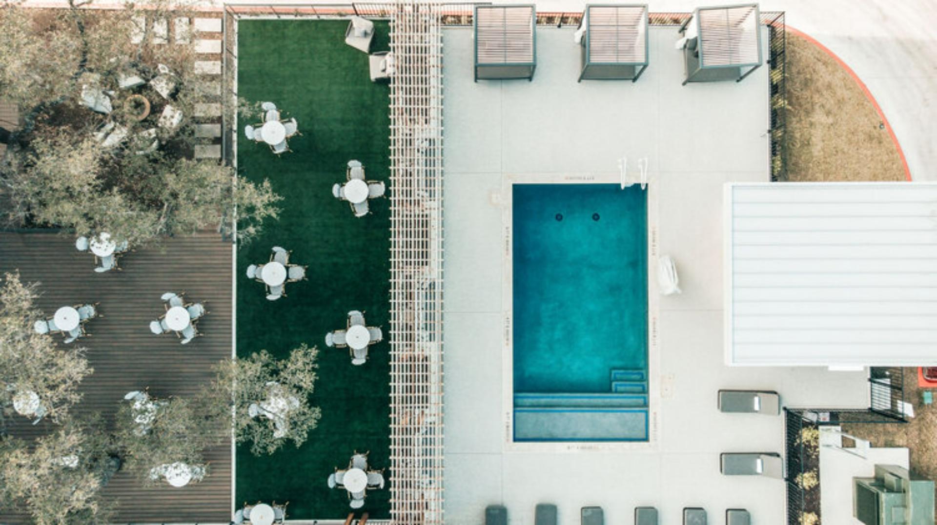 Pool/Lawn 