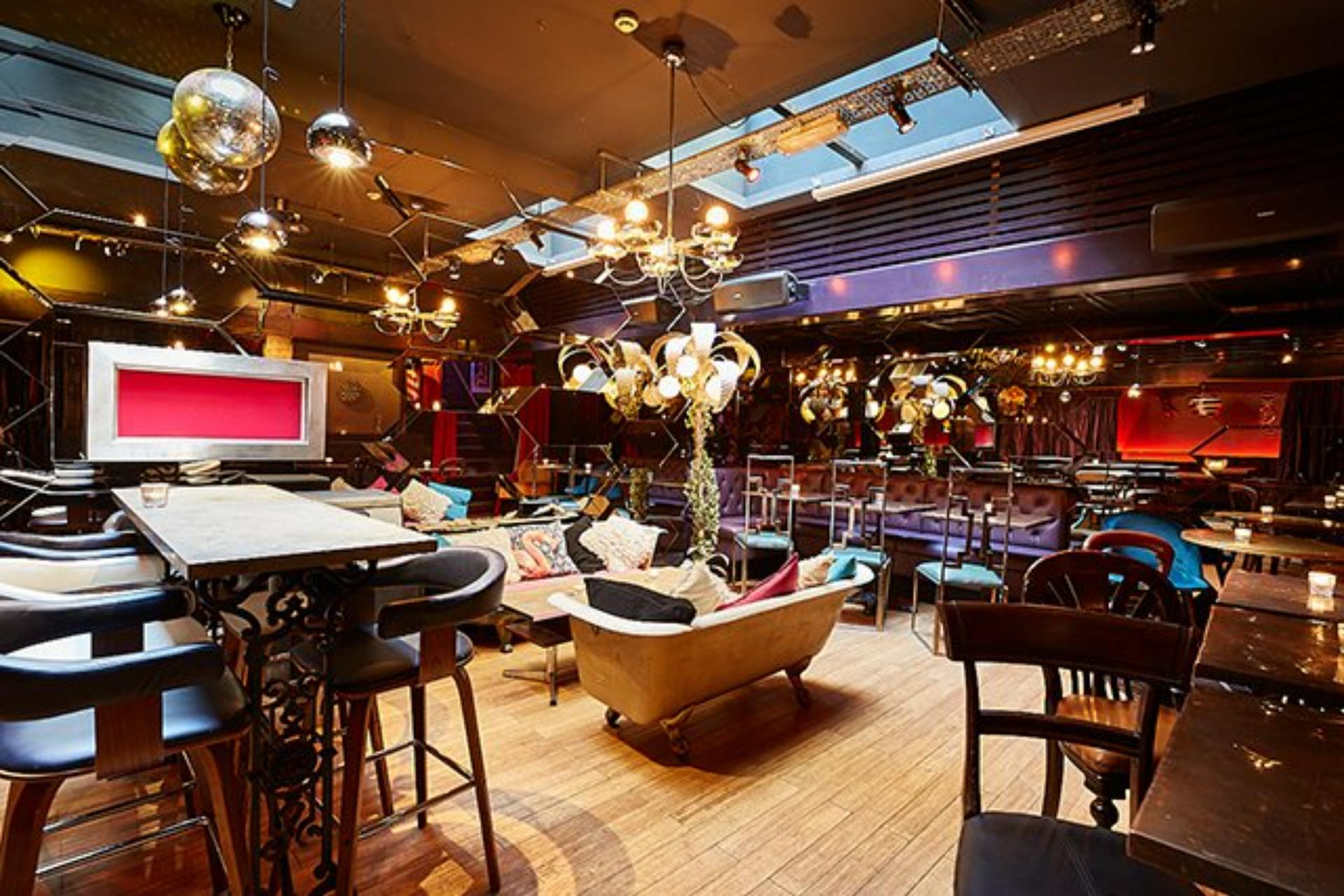 The Jub Jub and Back Lounge 