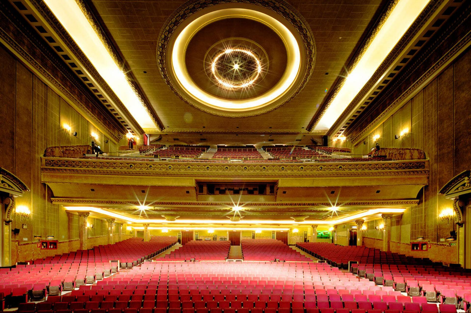 Full Buyout of Teatro Metropólitan