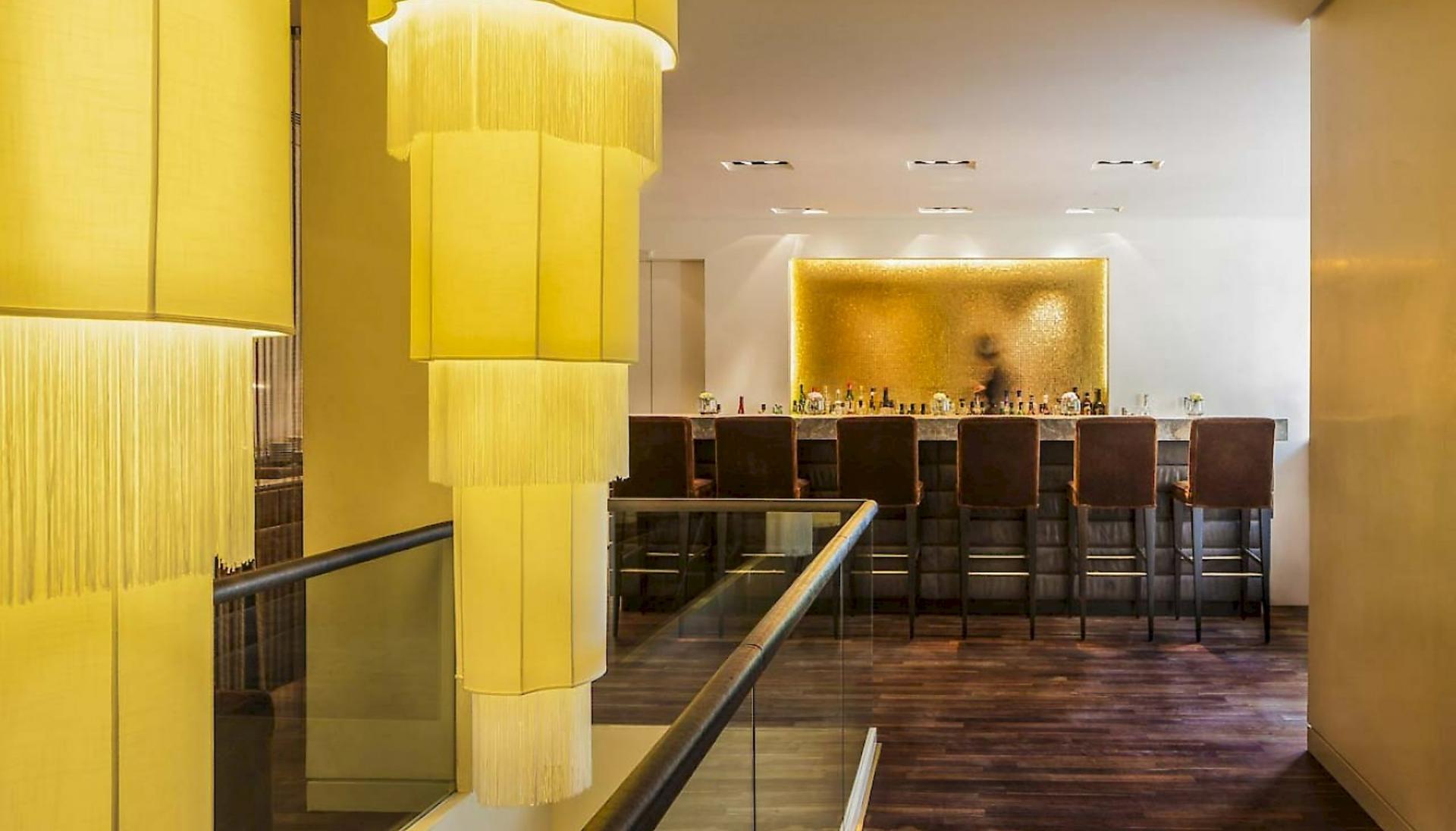  QIU Restaurant & Cocktail Bar 