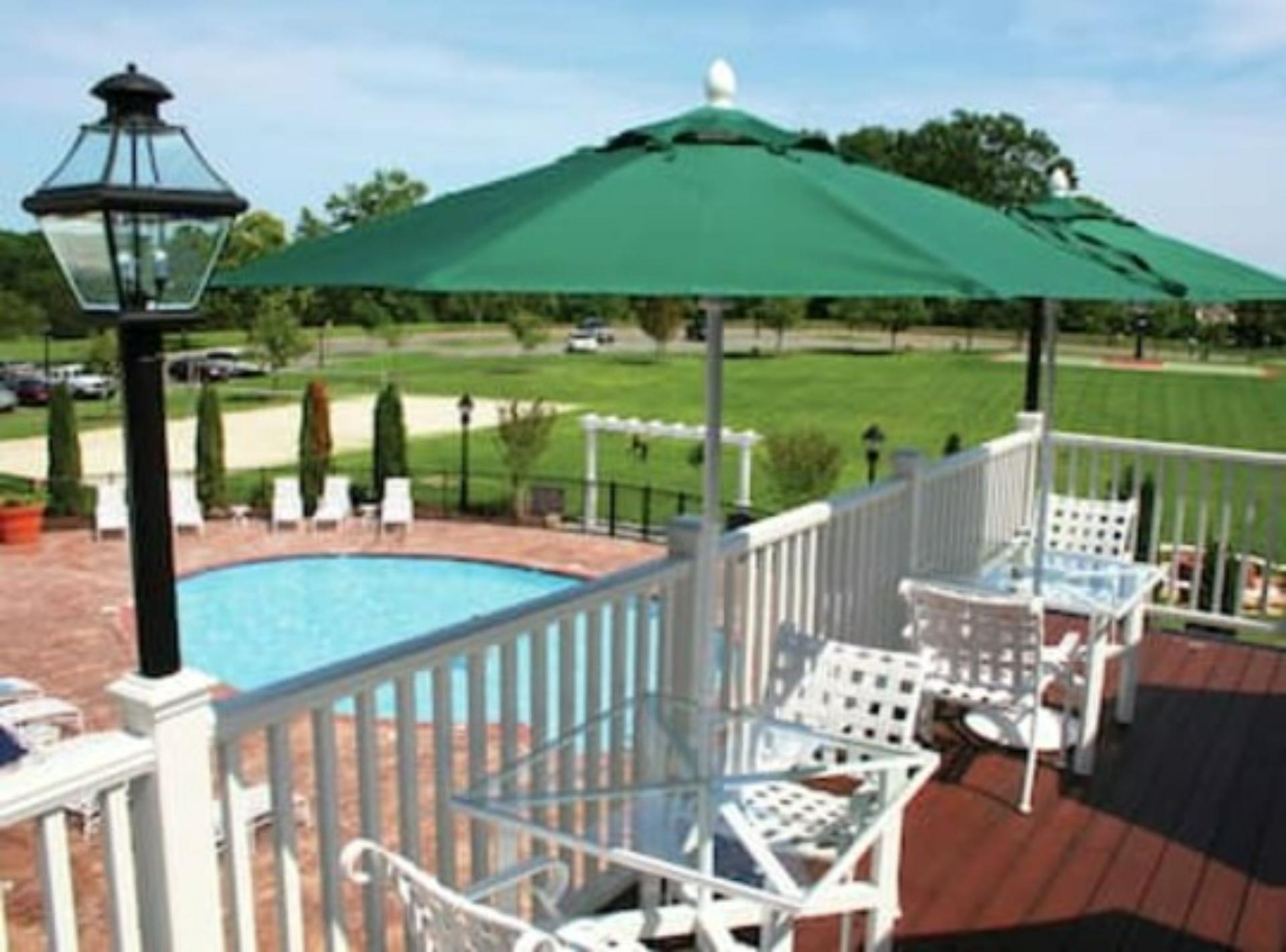 Outdoor Terrace - Poolside