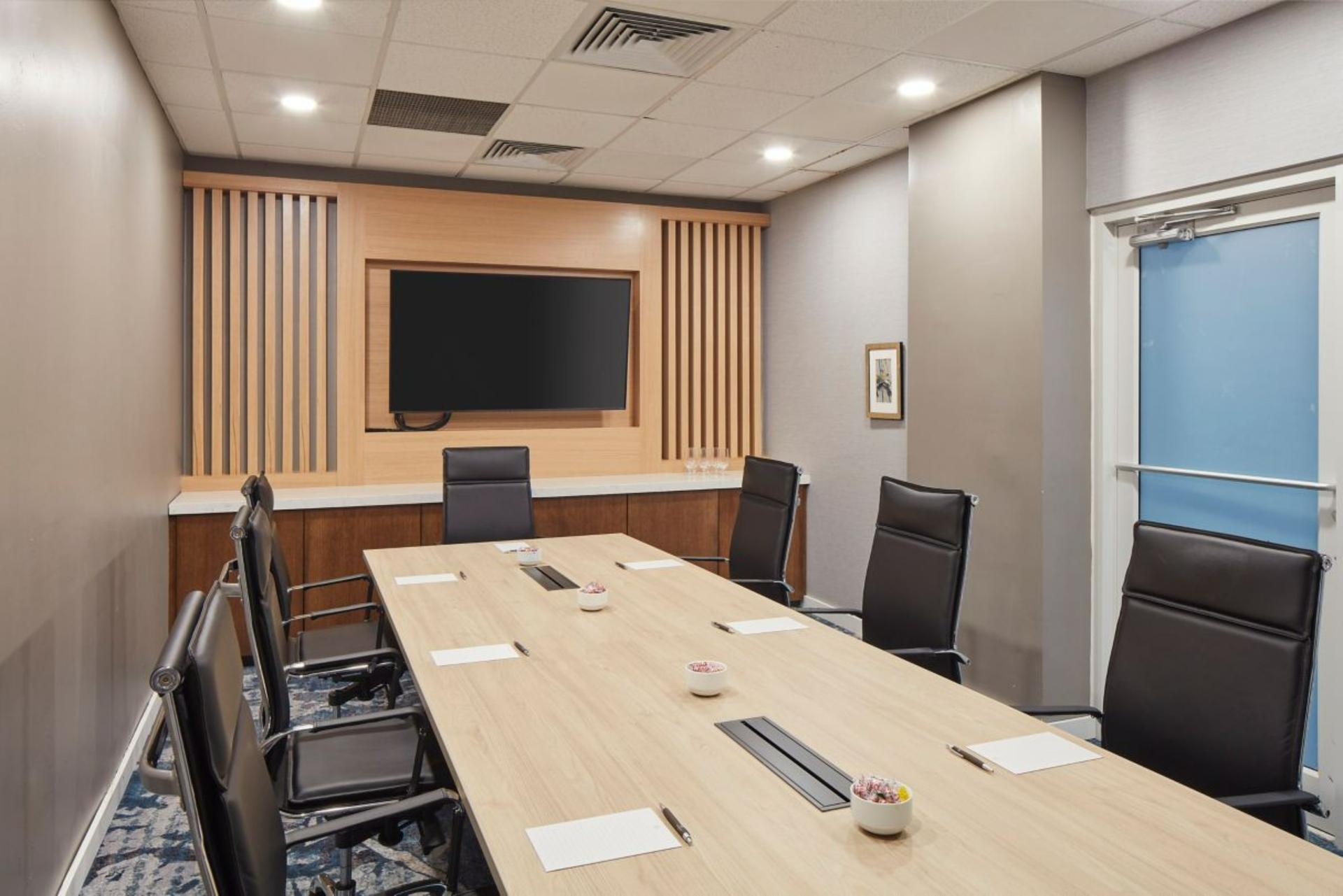 Linkhorn Boardroom