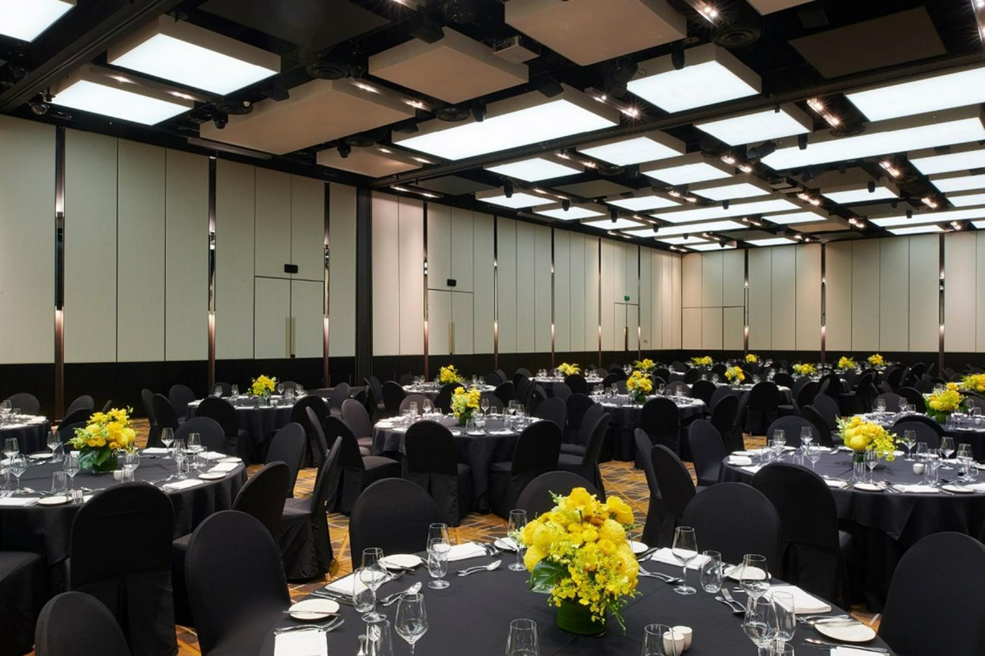 Promenade Room