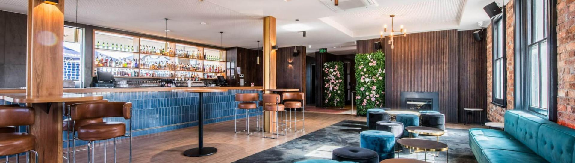 Cocktail Lounge