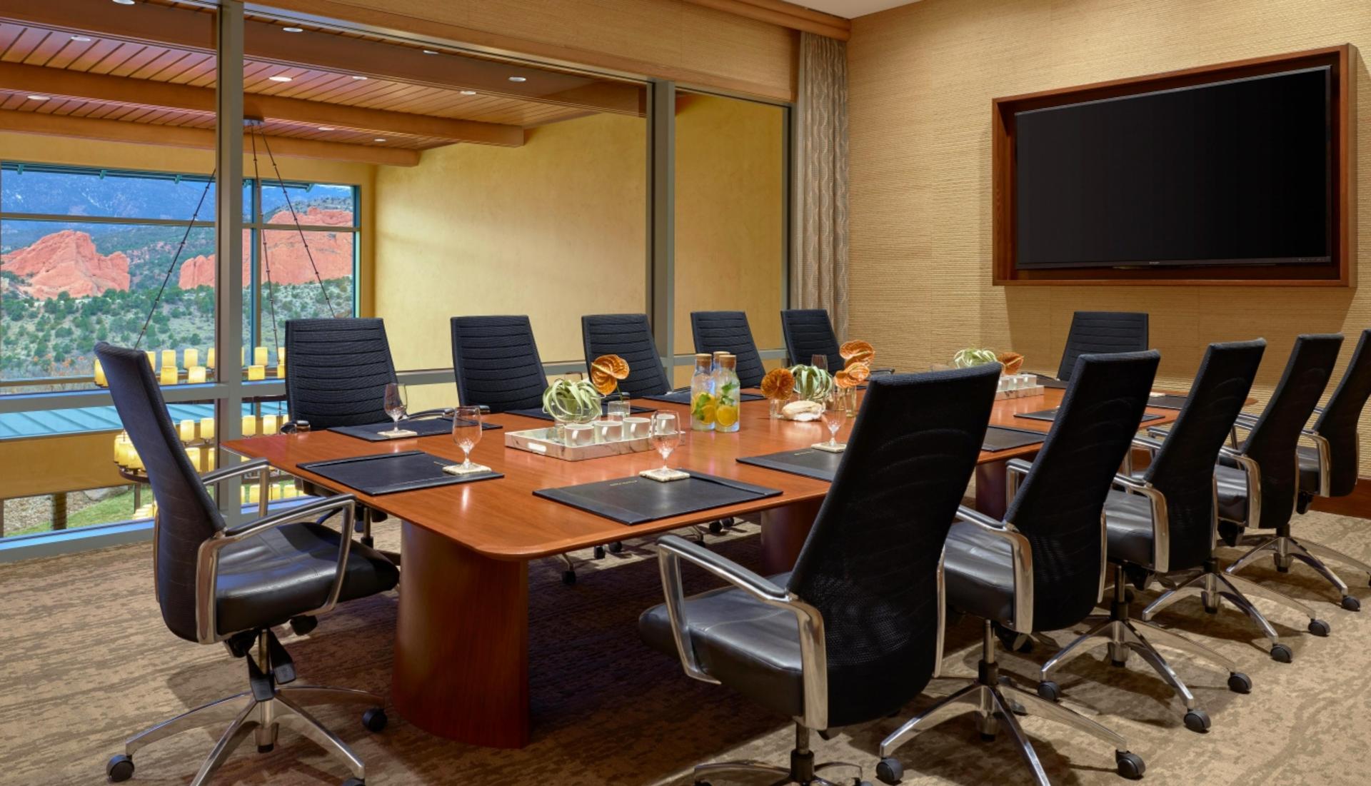 Mesa Boardroom 